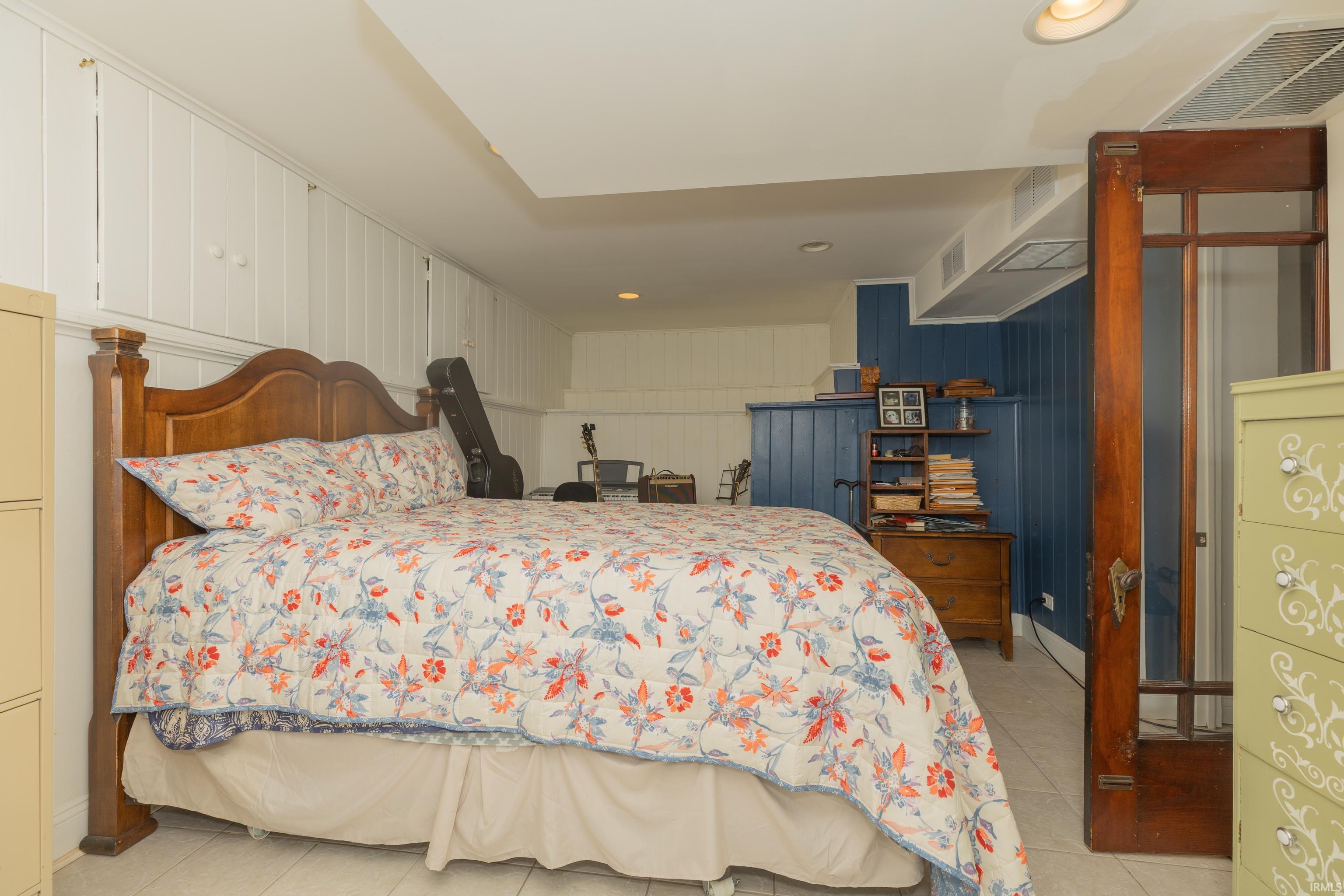 2913 E Mulberry Street