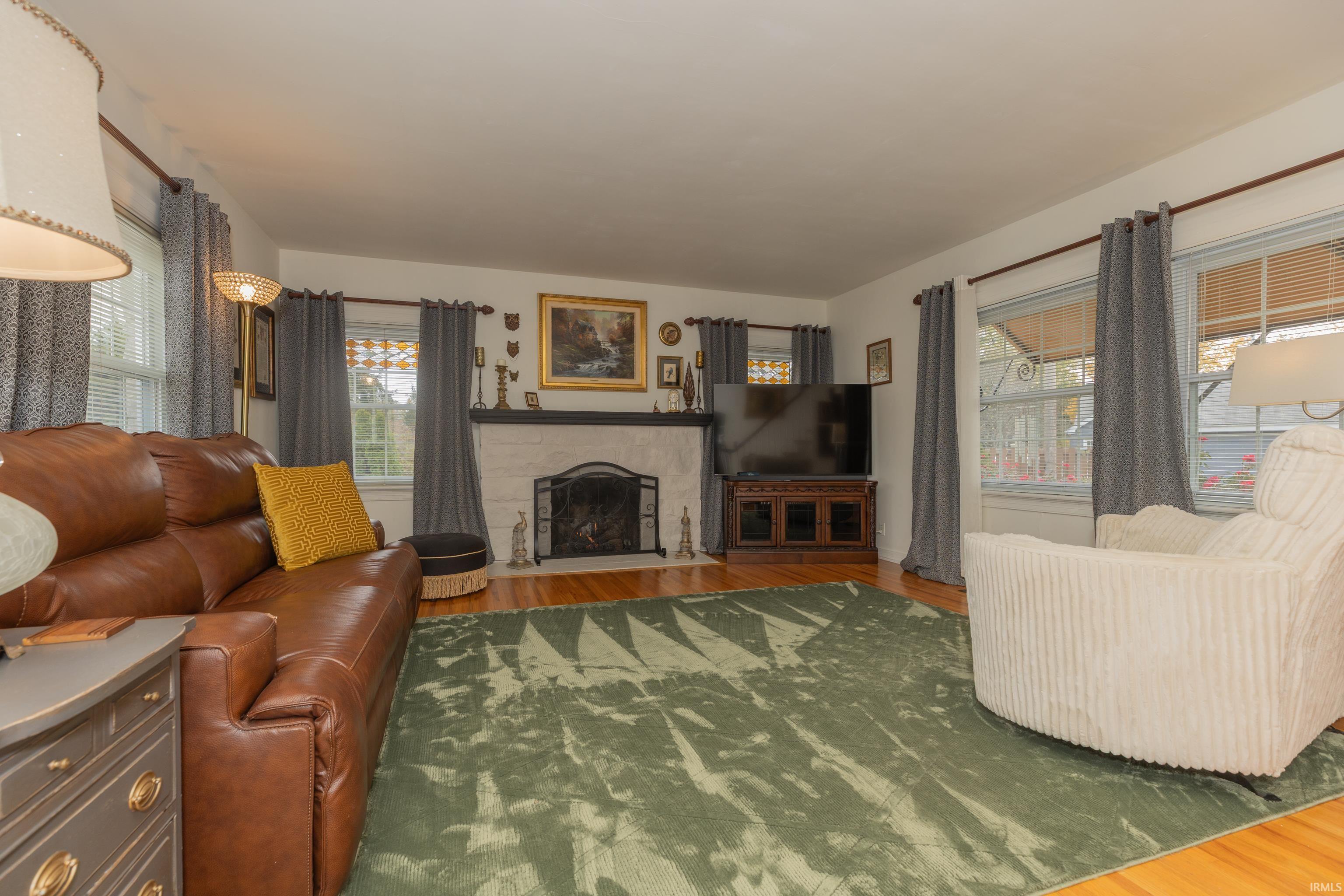 2913 E Mulberry Street