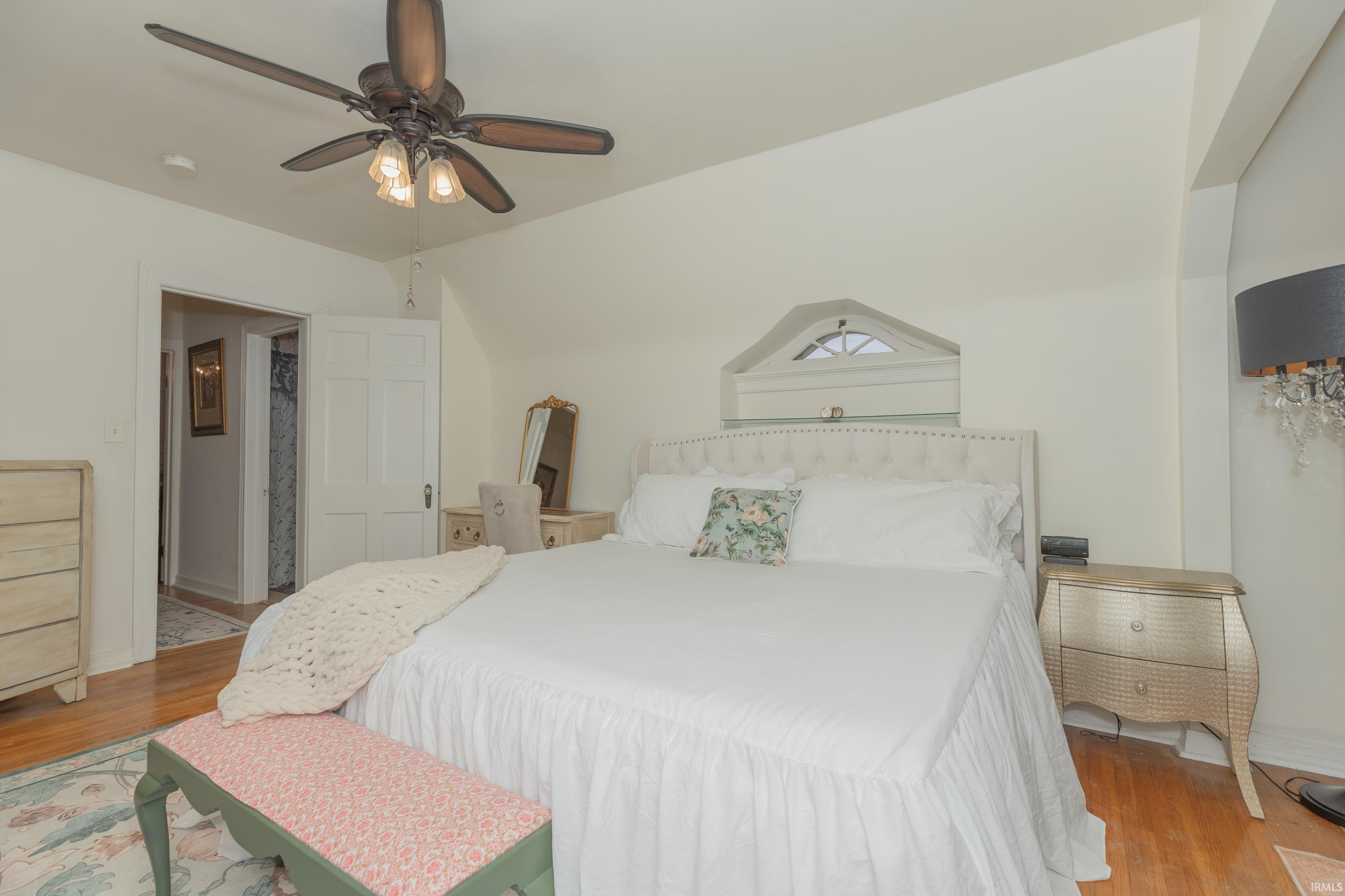 2913 E Mulberry Street