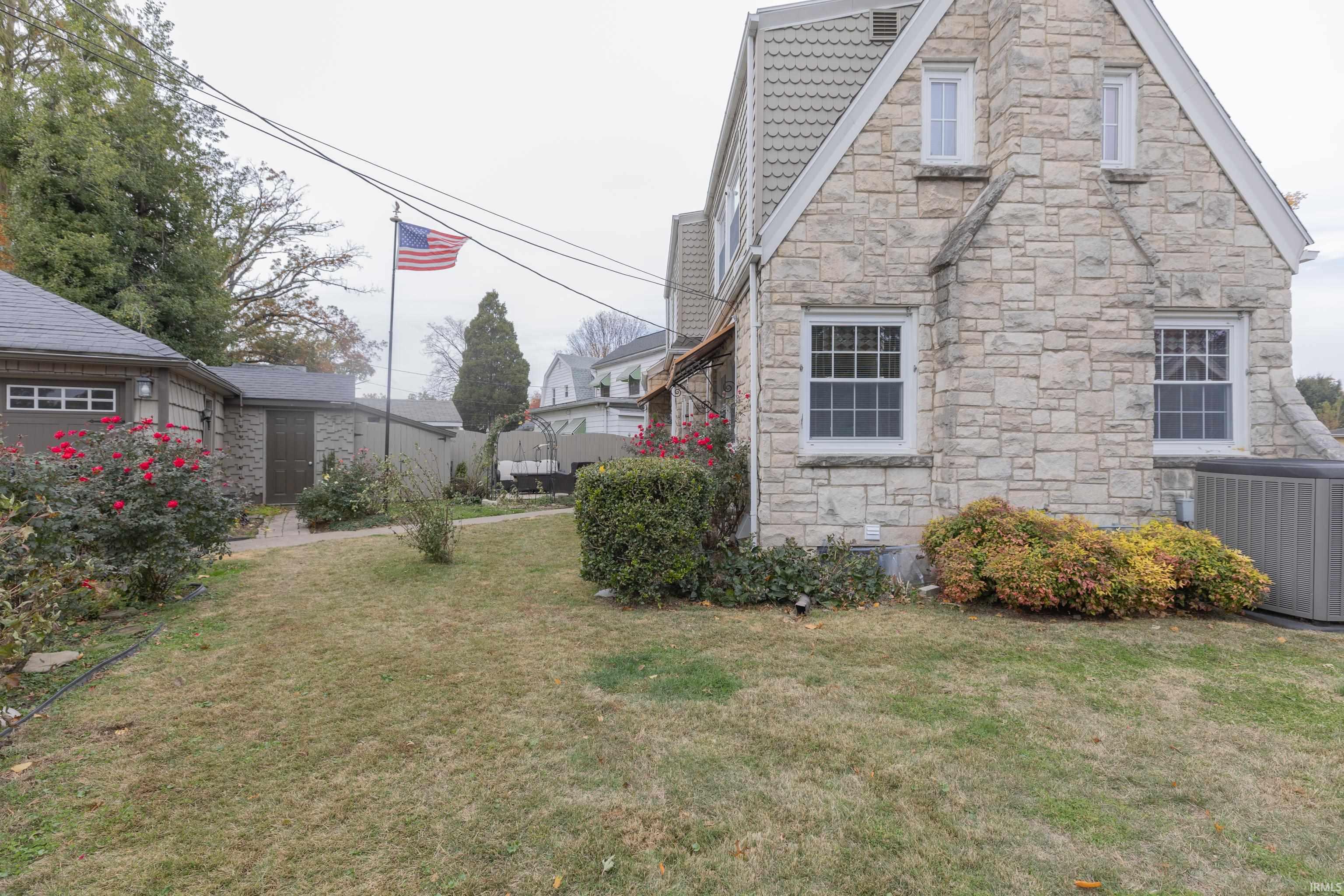 2913 E Mulberry Street