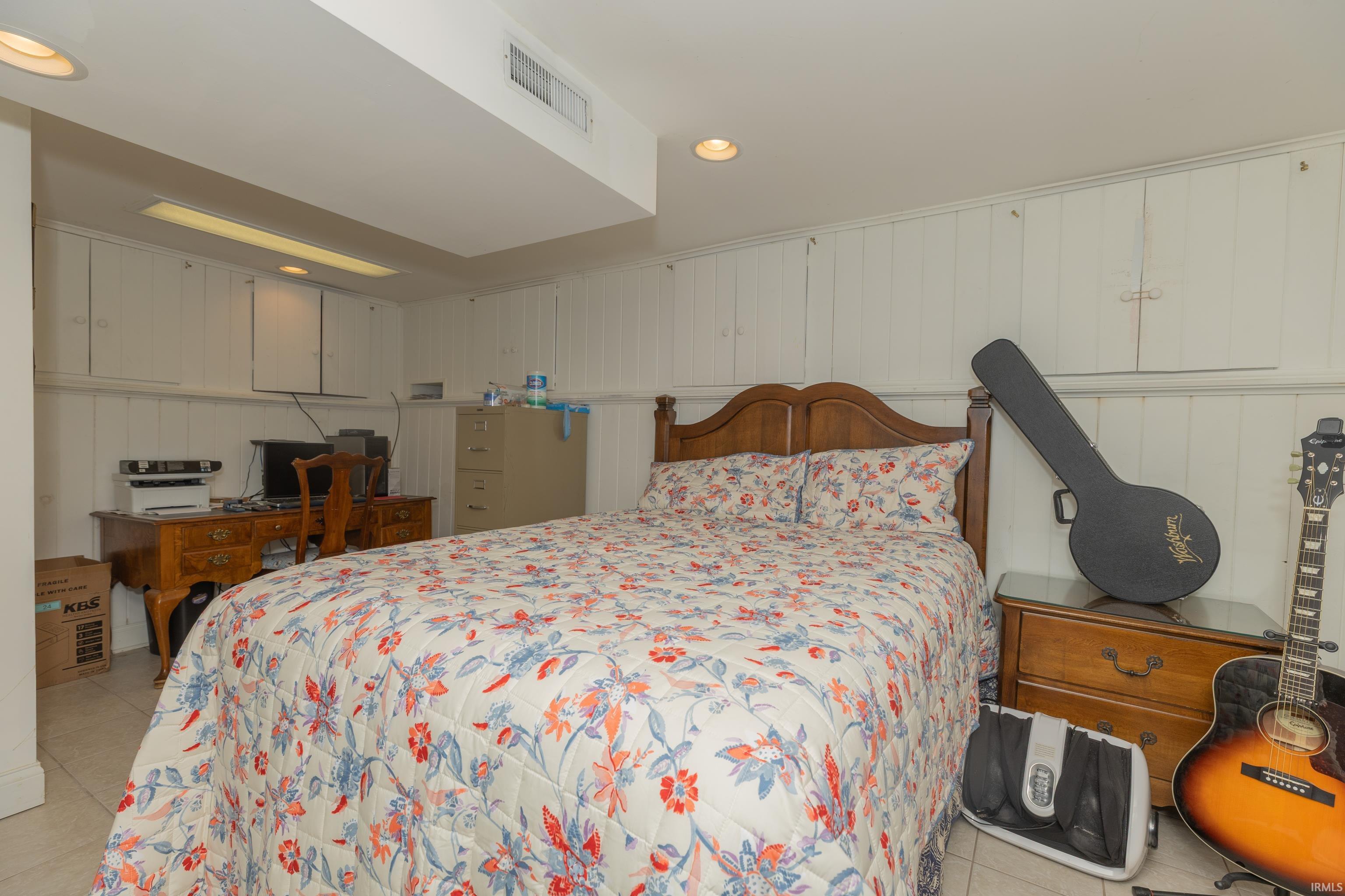 2913 E Mulberry Street