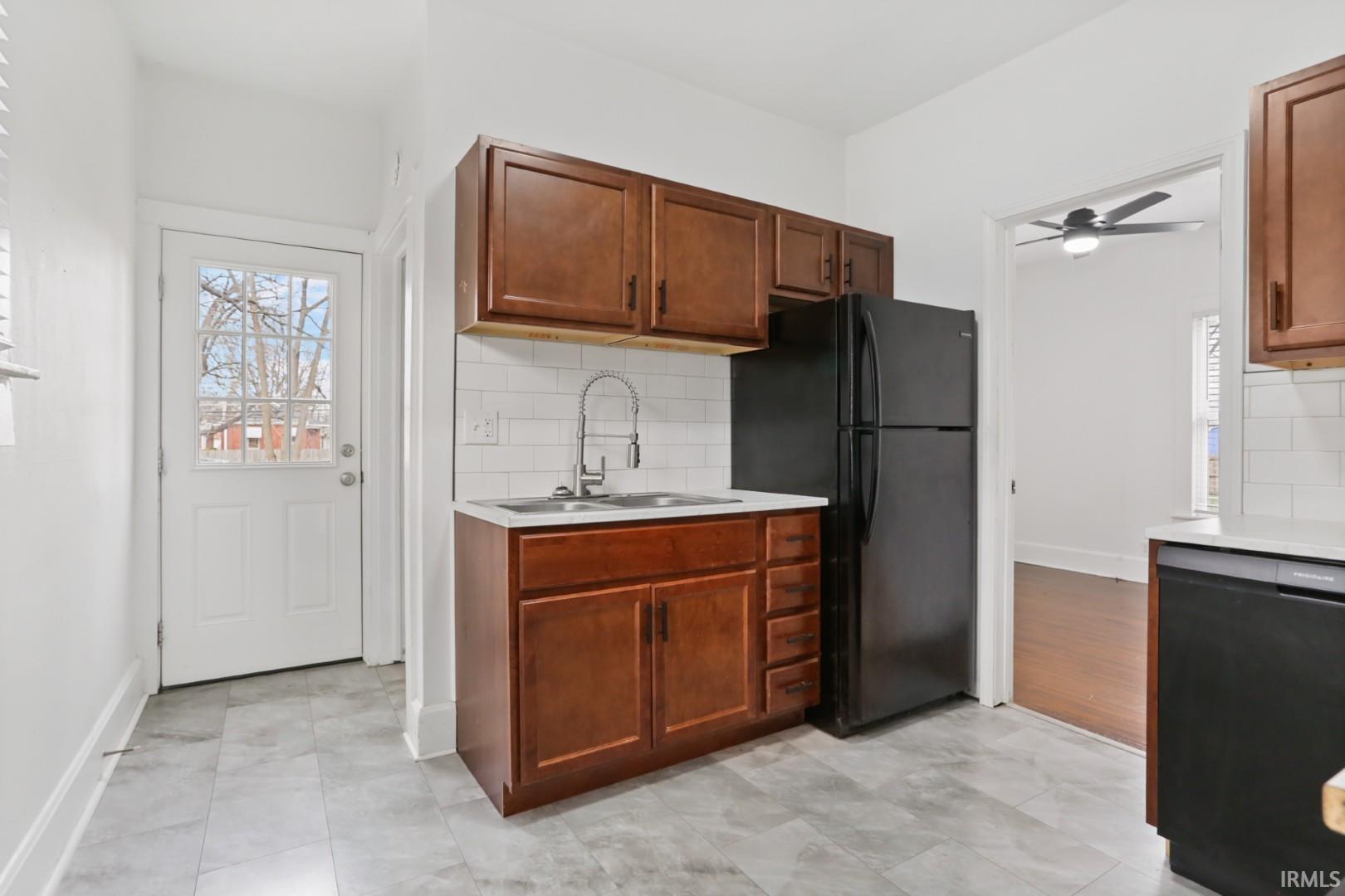 1566 E Morgan Avenue