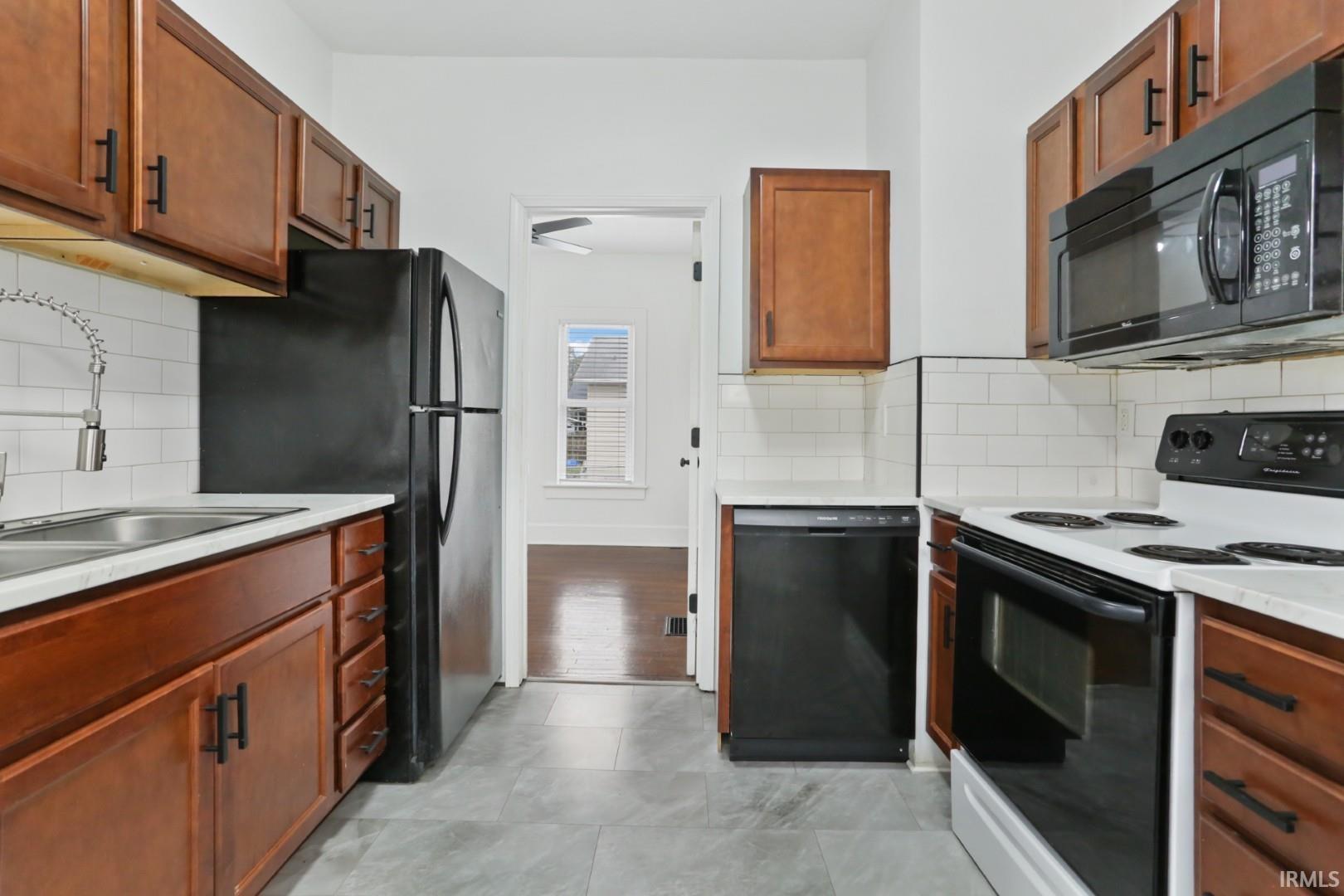 1566 E Morgan Avenue