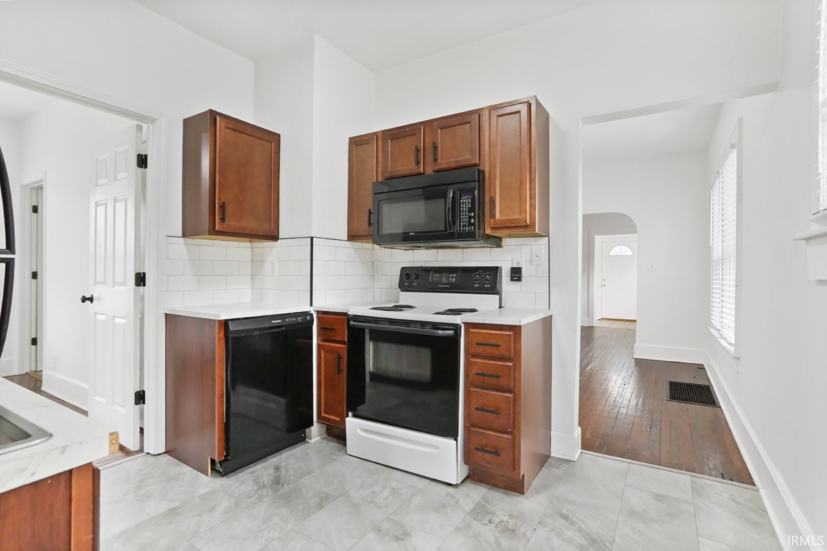 1566 E Morgan Avenue