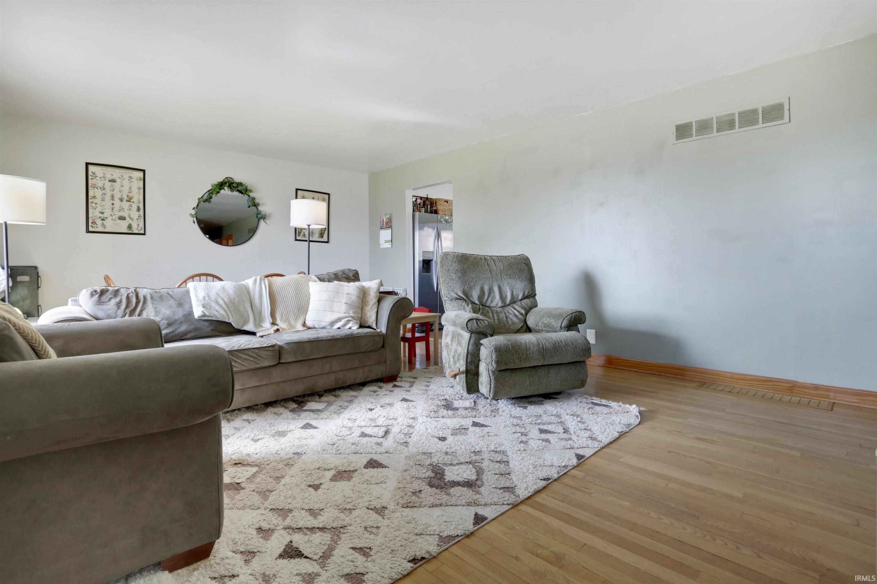 2220 Swinging Way