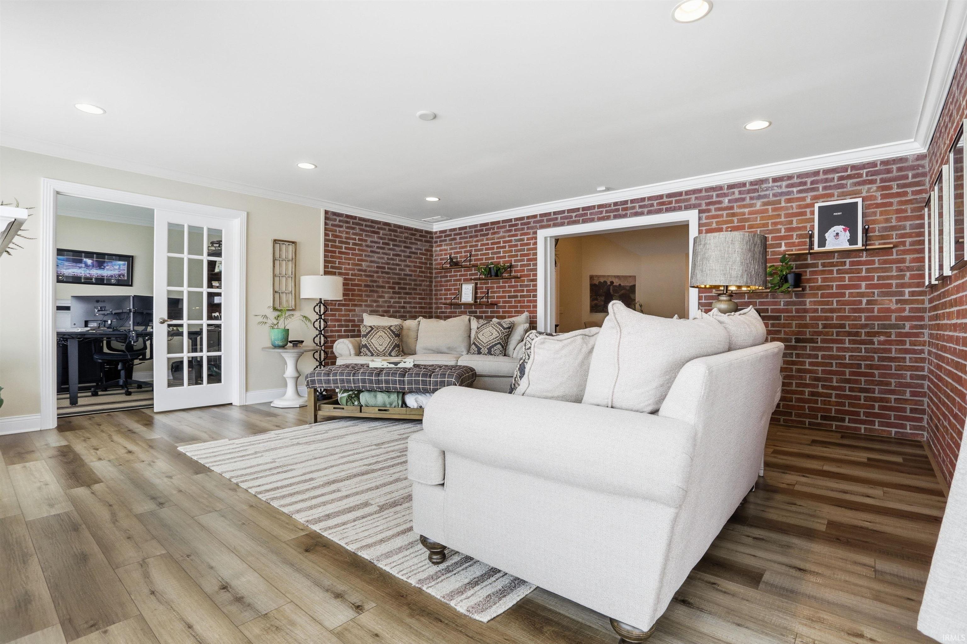 6888 Cottage Lane