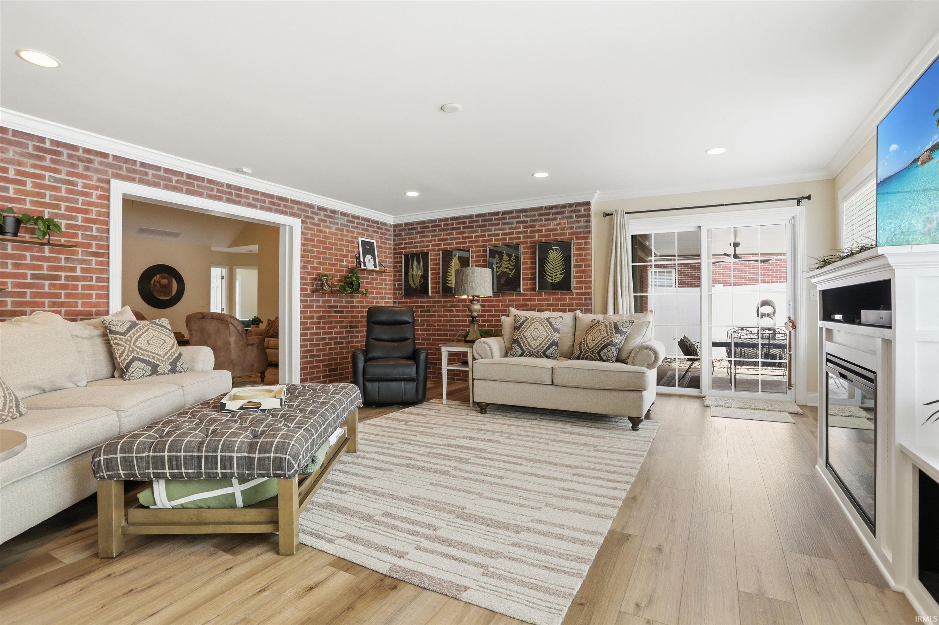 6888 Cottage Lane