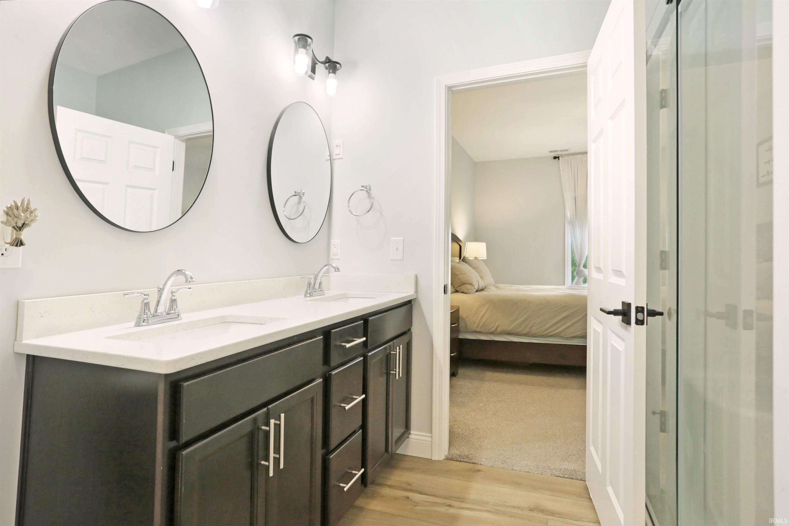 5562 Hillside Trail