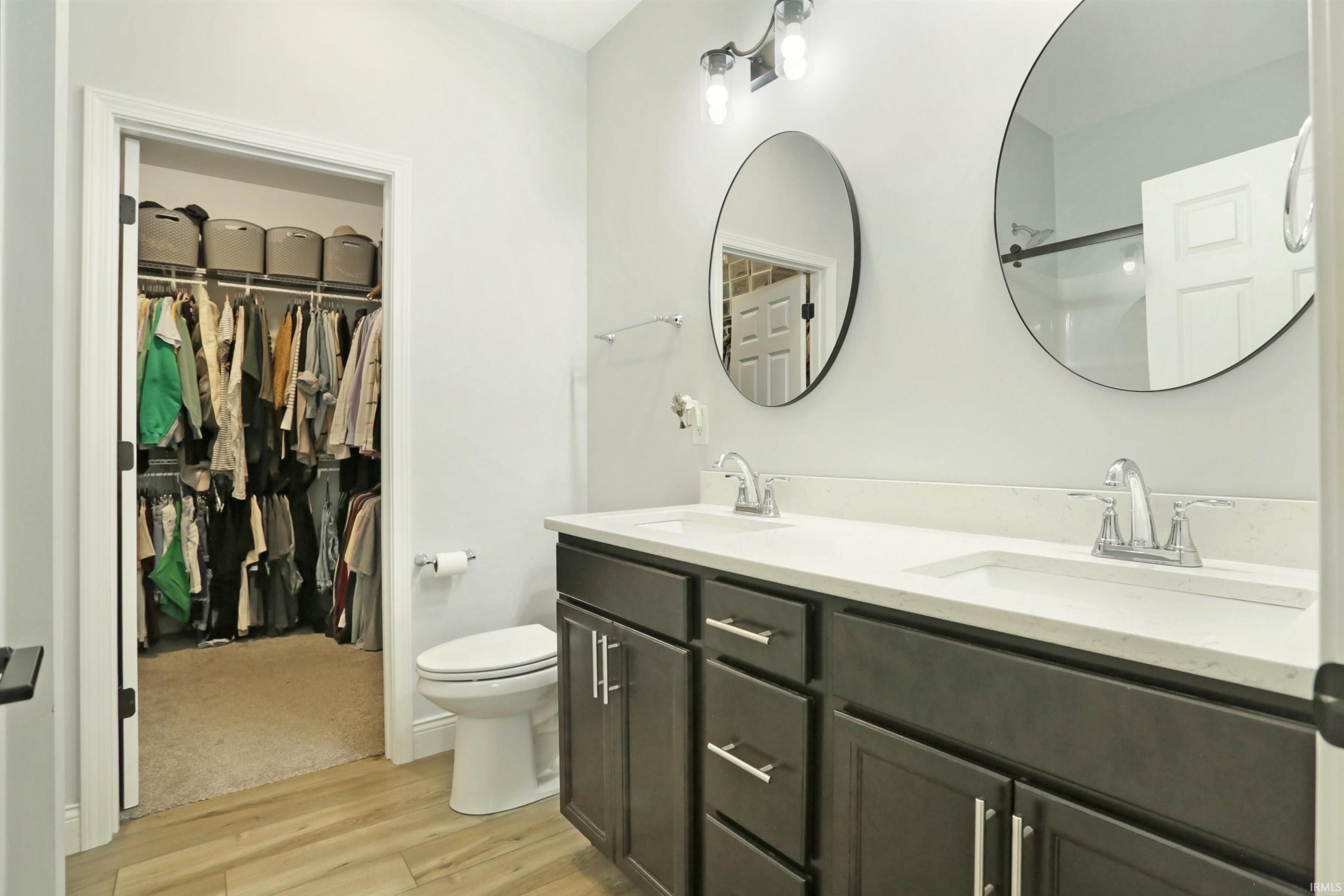 5562 Hillside Trail