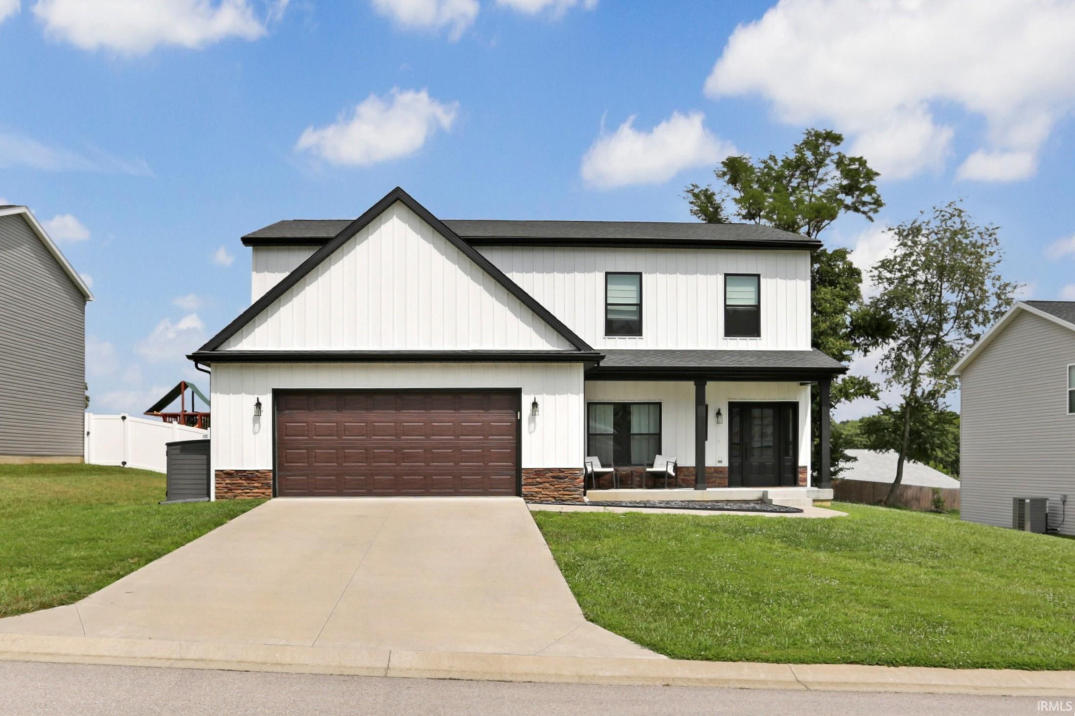 5562 Hillside Trail