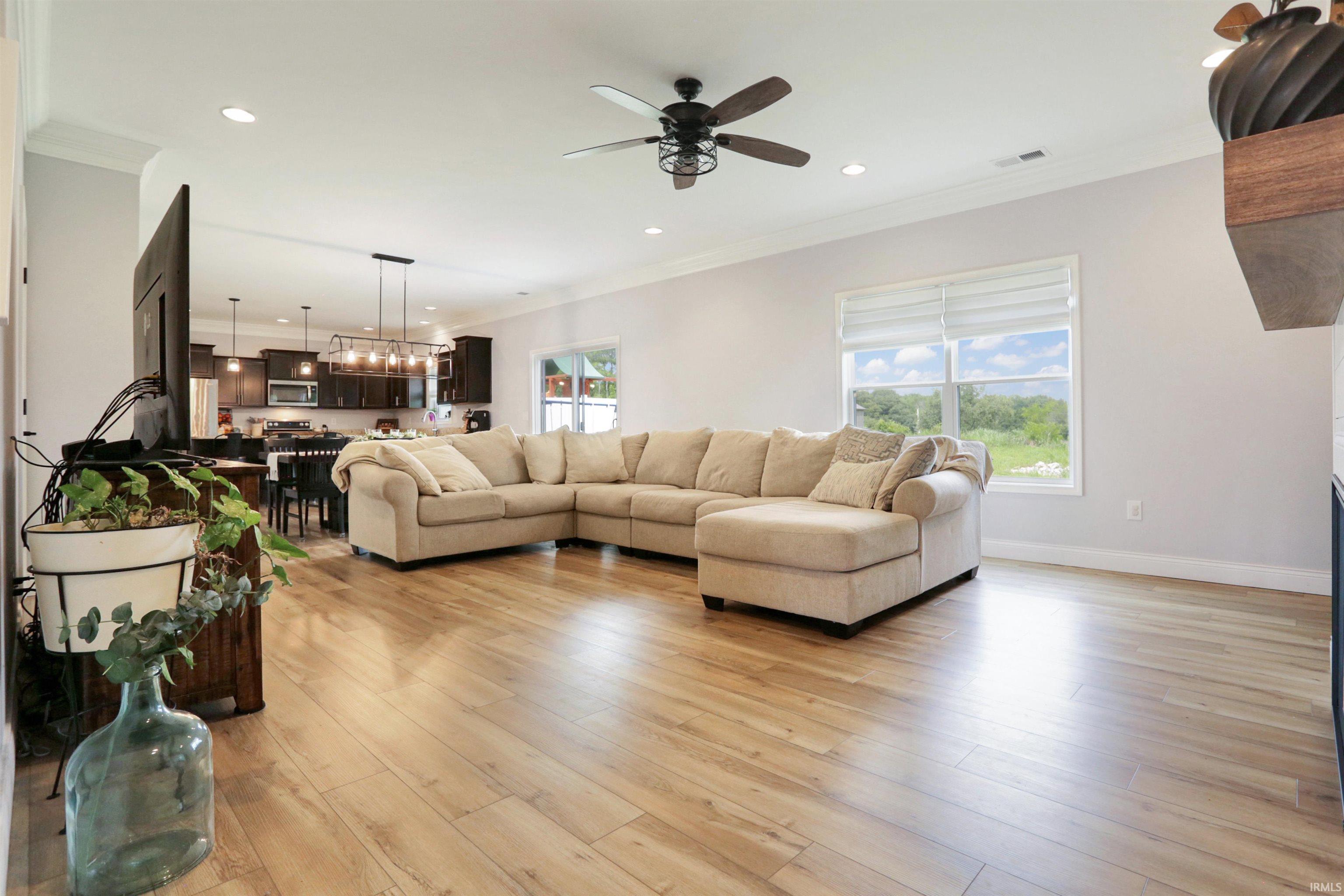 5562 Hillside Trail