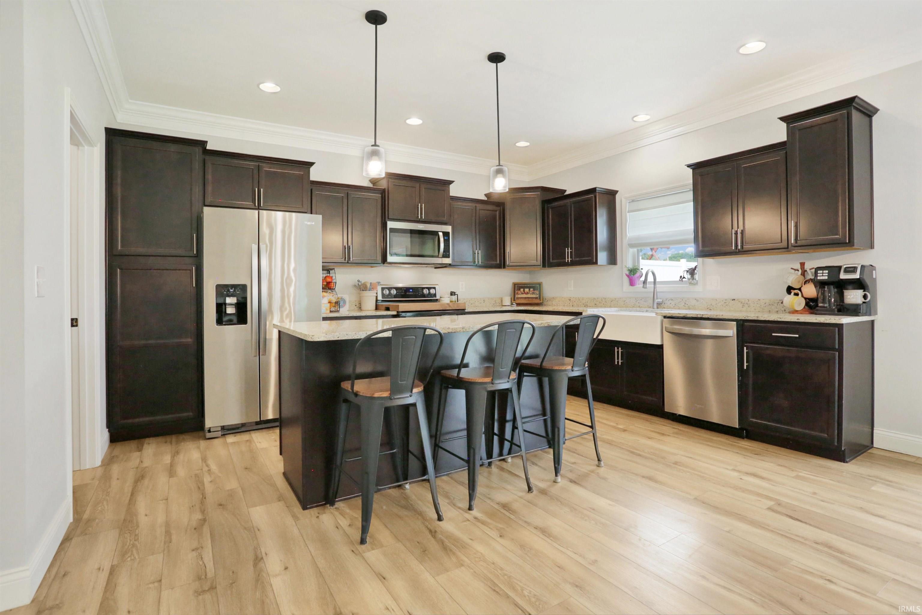 5562 Hillside Trail