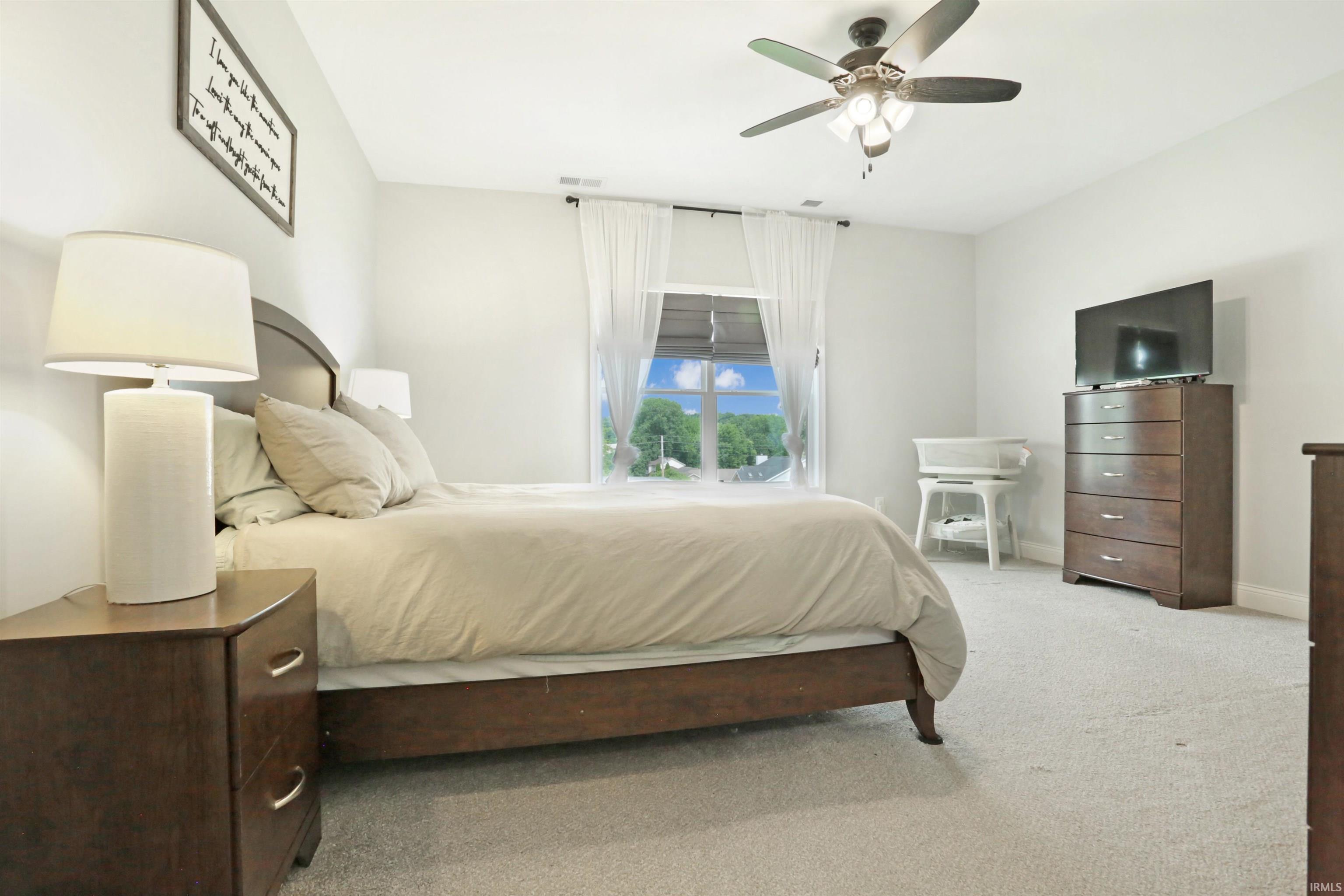 5562 Hillside Trail
