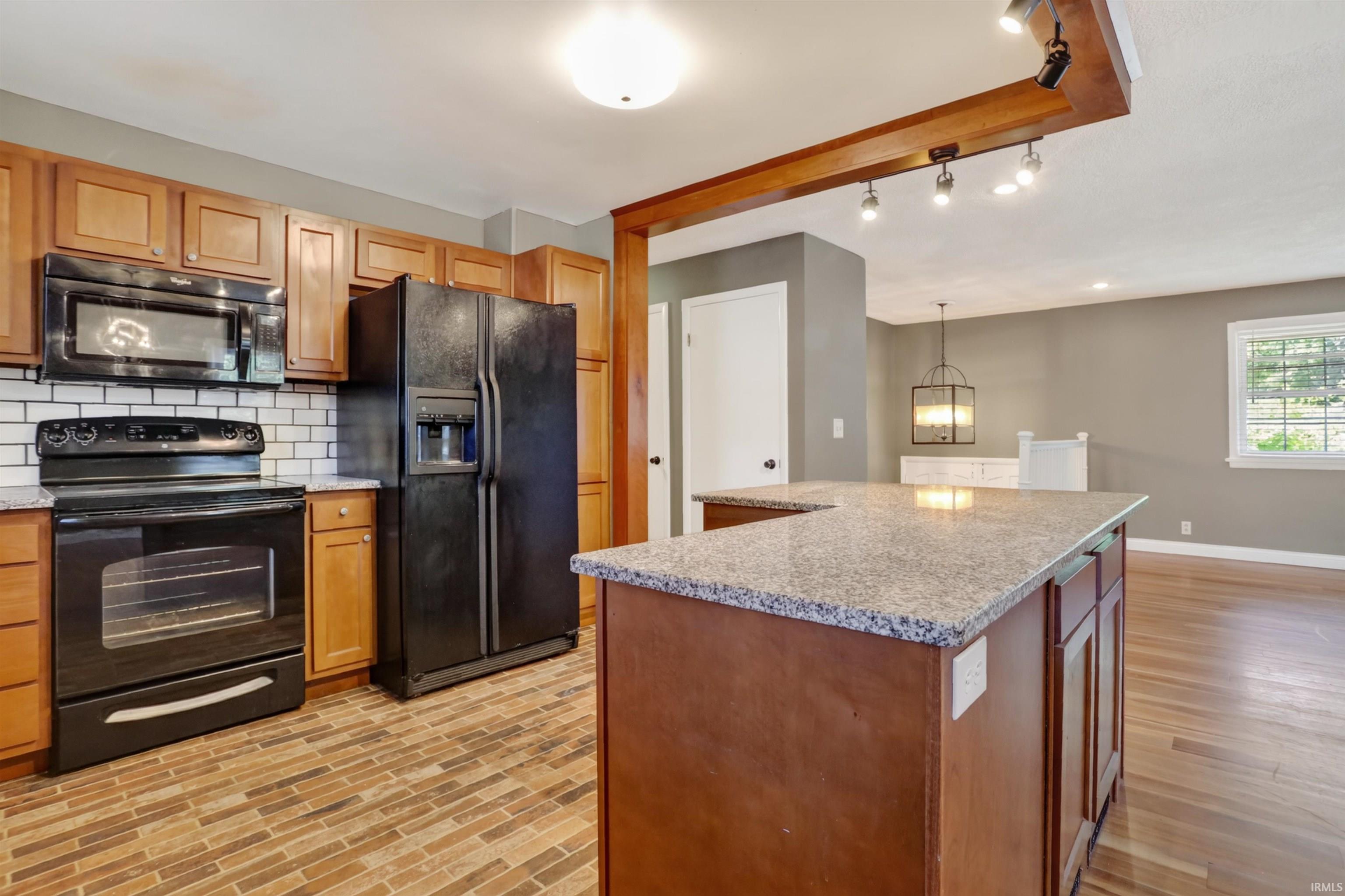 6210 Roger Park Court