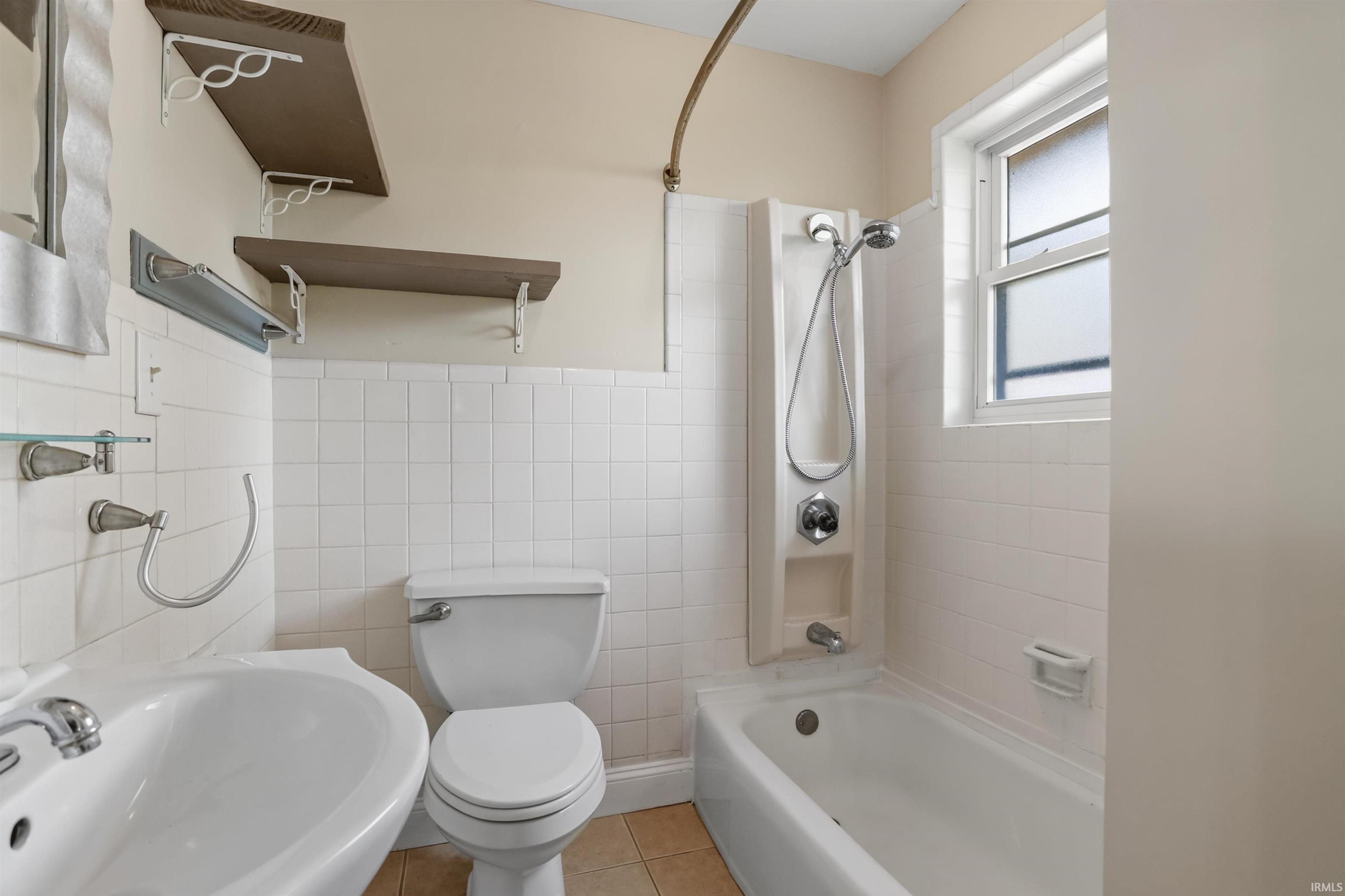6210 Roger Park Court