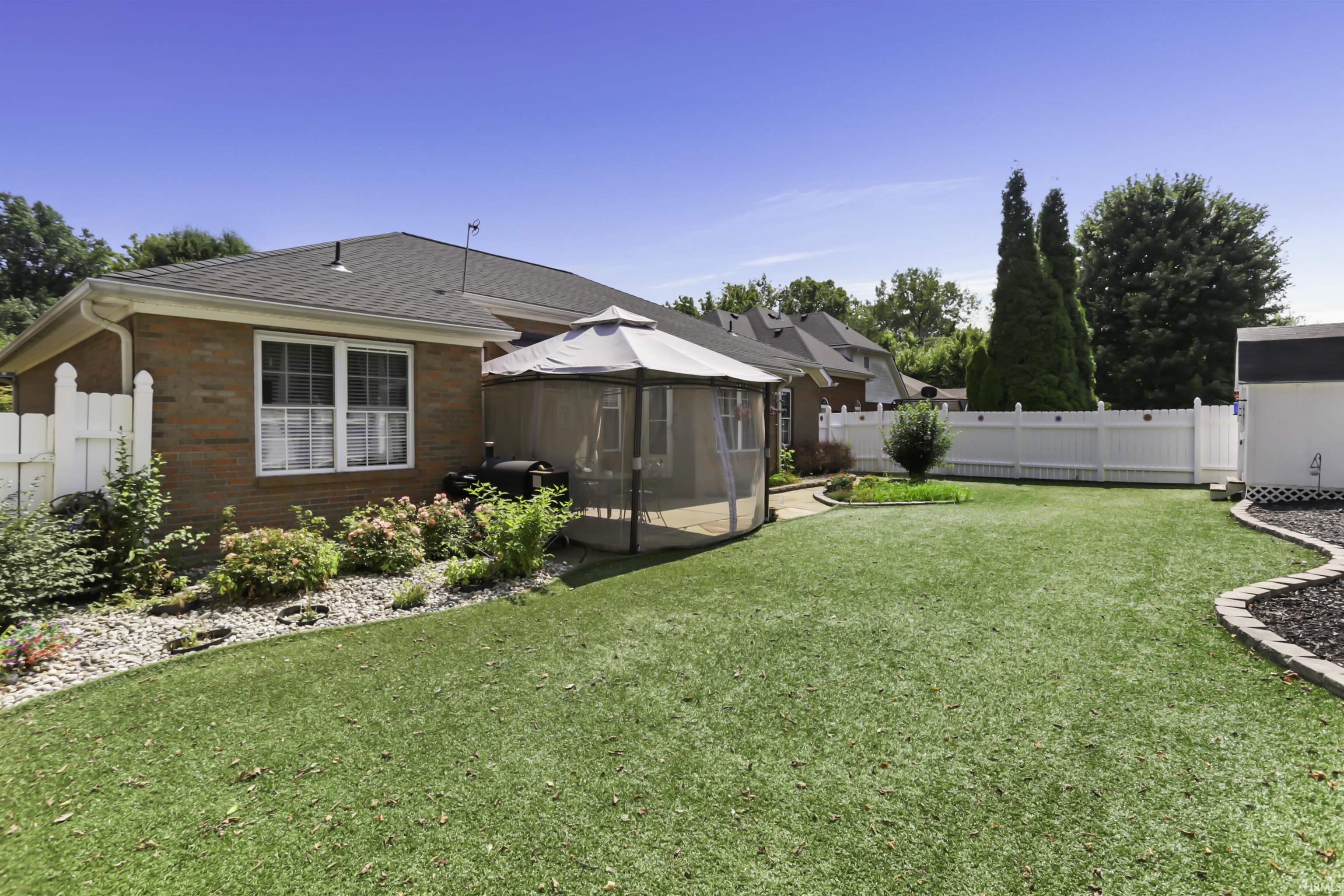 6822 Rosewood Lane
