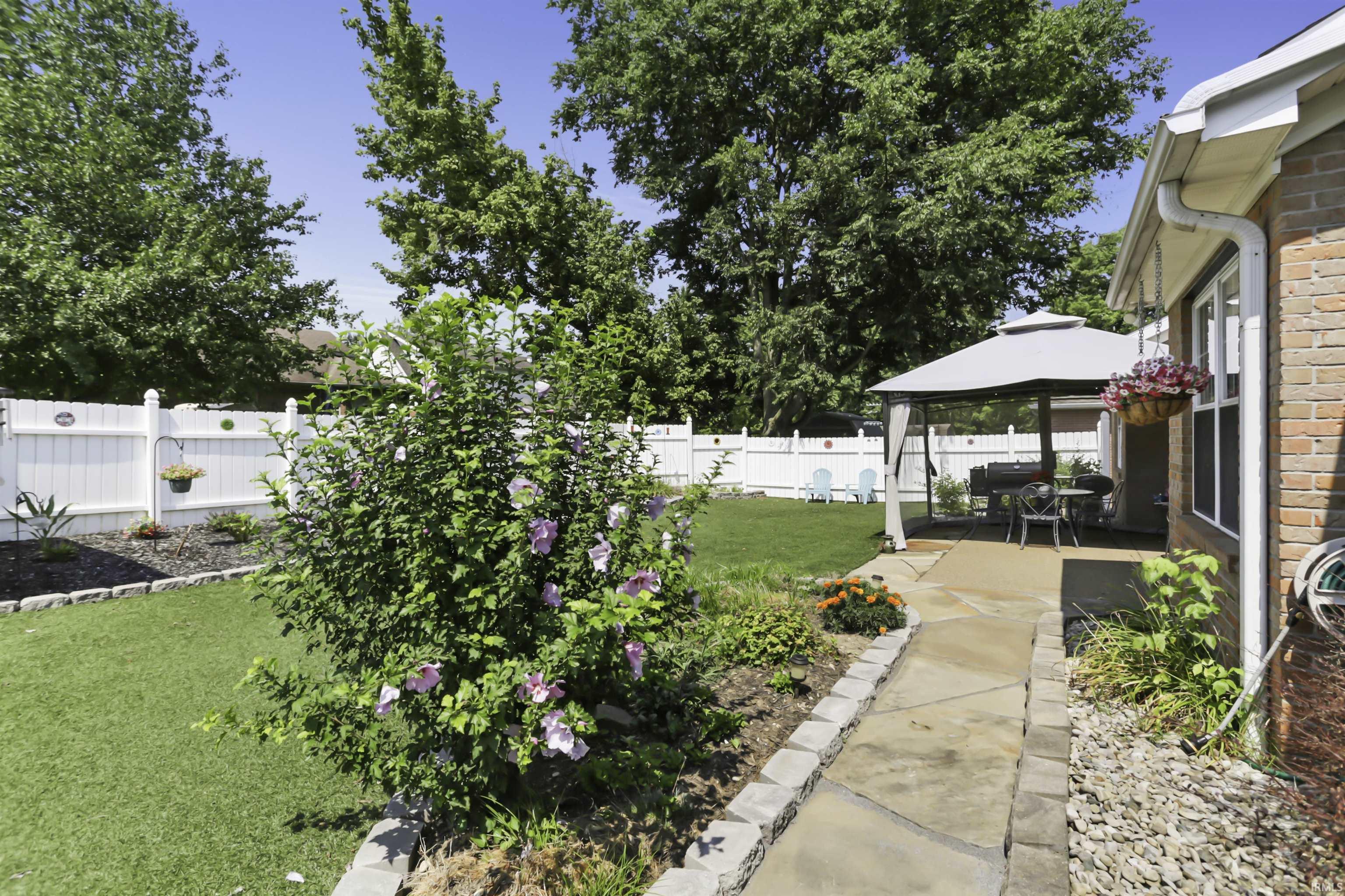 6822 Rosewood Lane