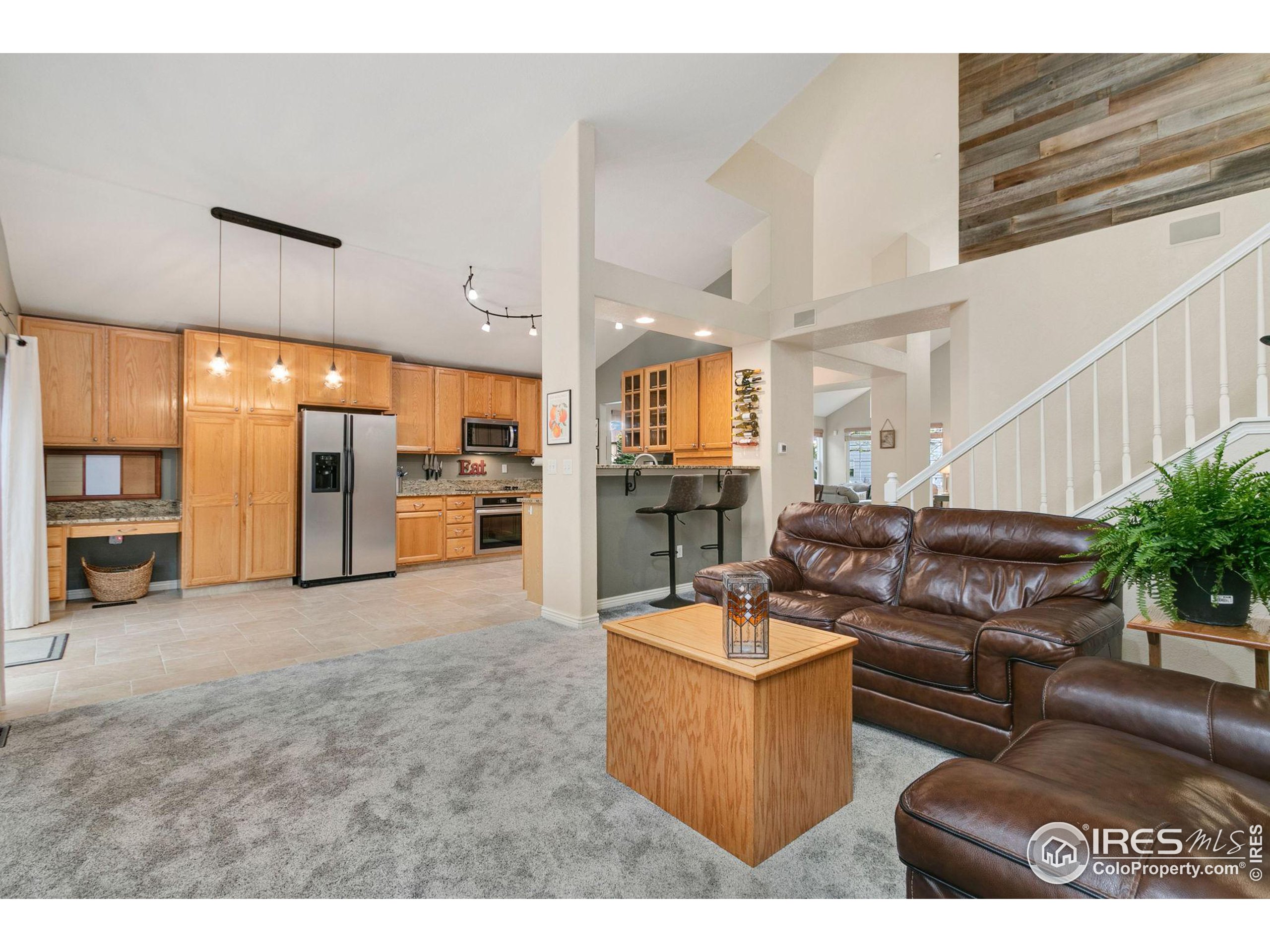 3890 Foothills Dr