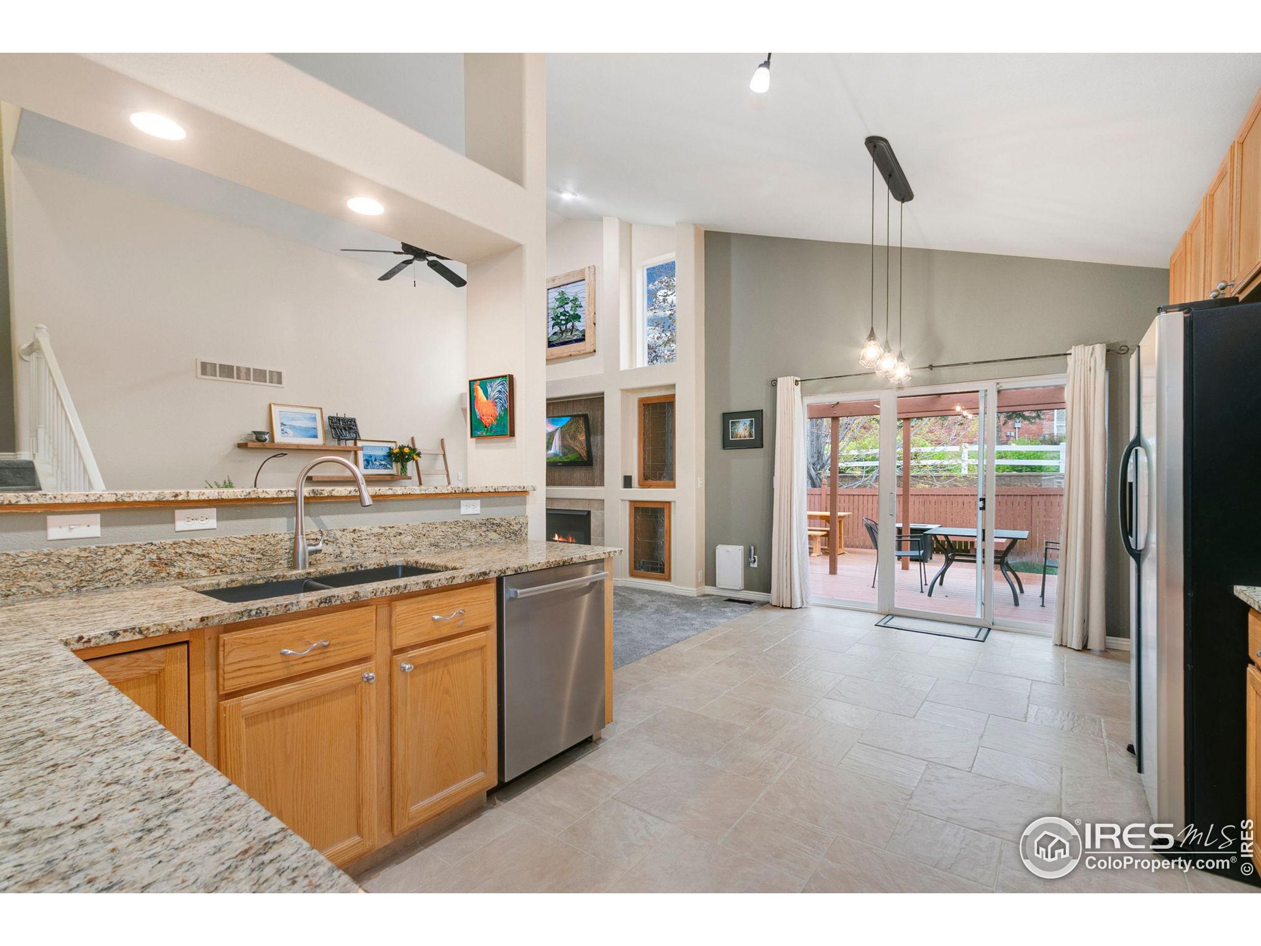 3890 Foothills Dr