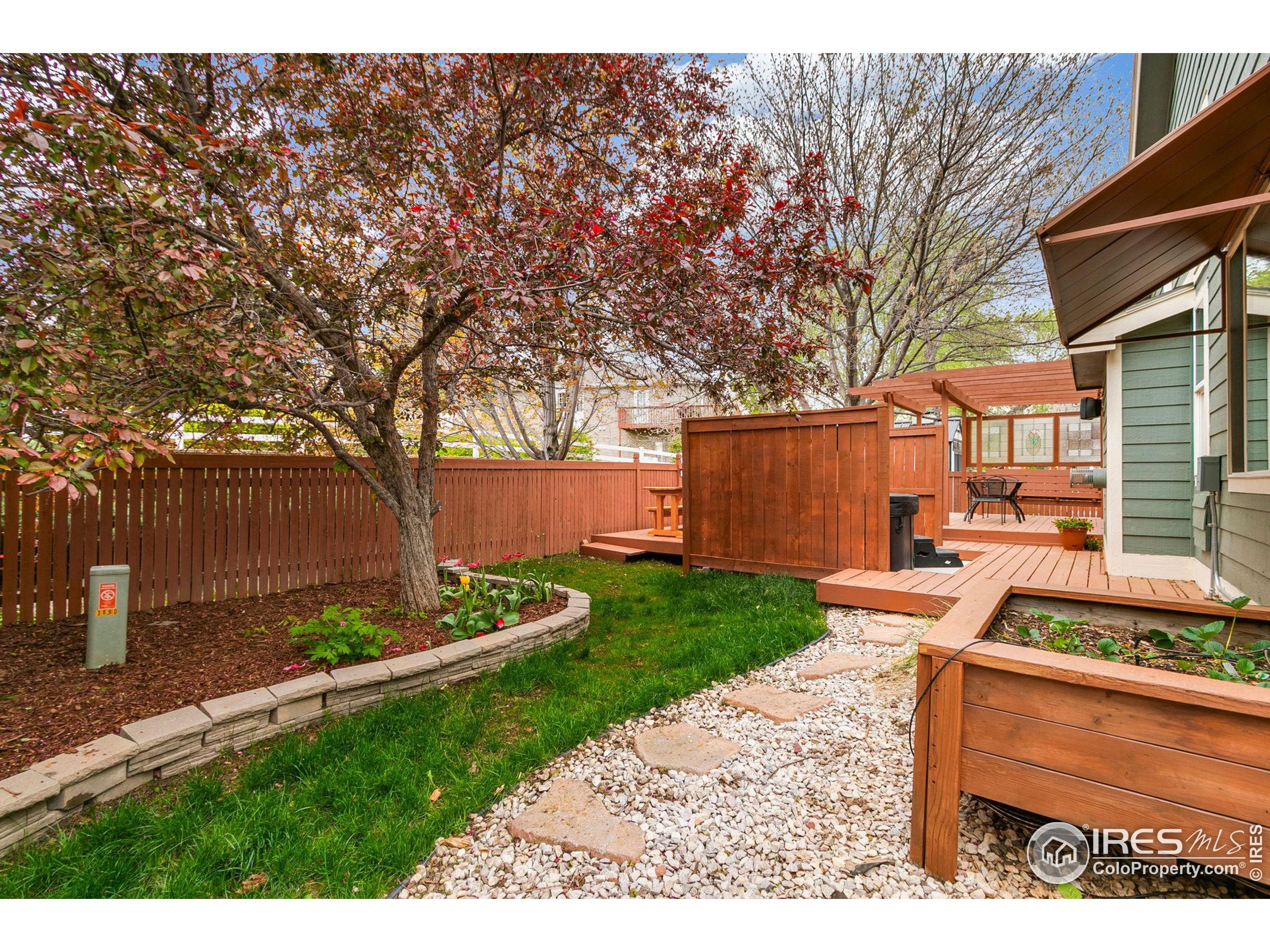 3890 Foothills Dr