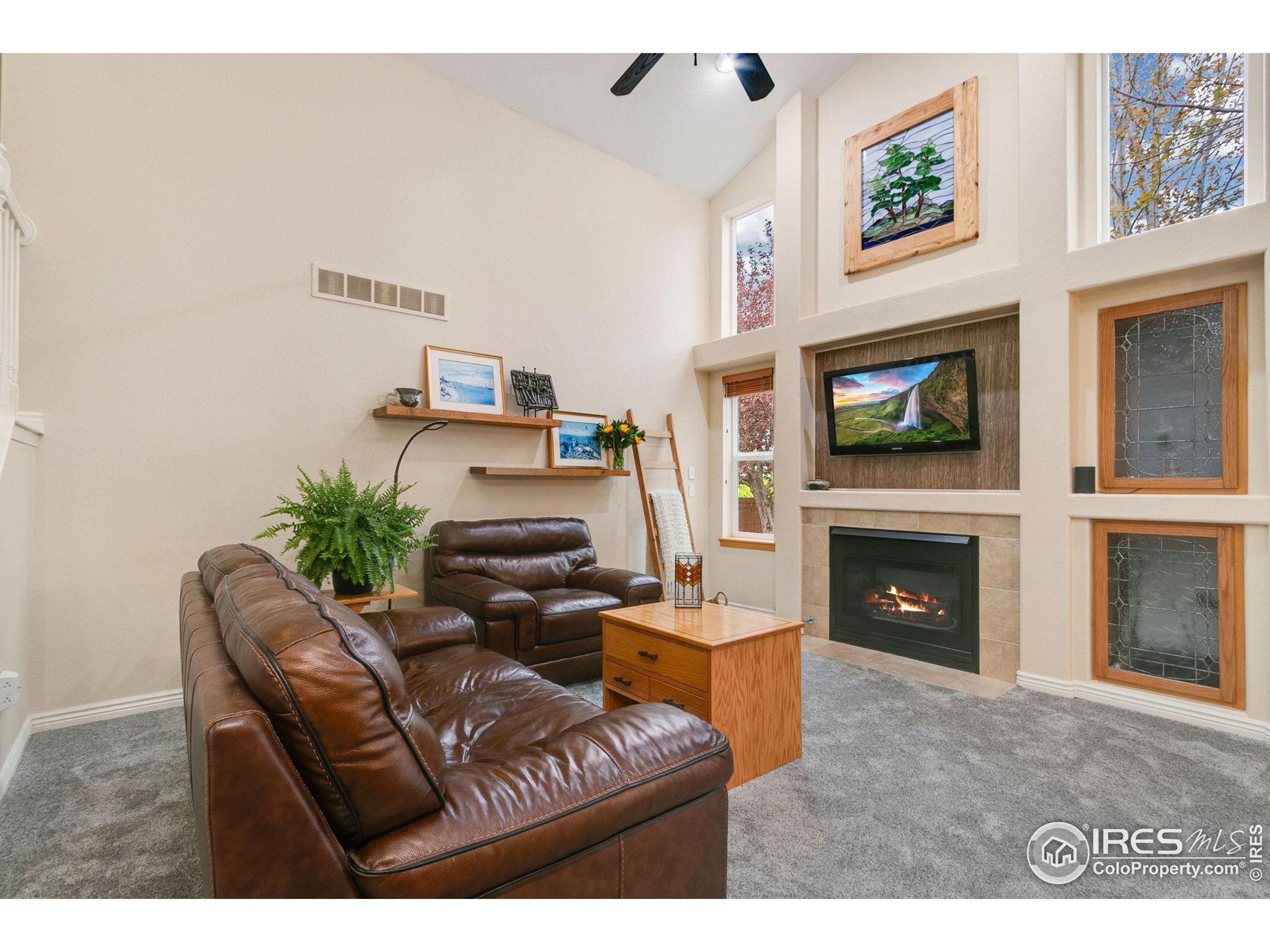 3890 Foothills Dr