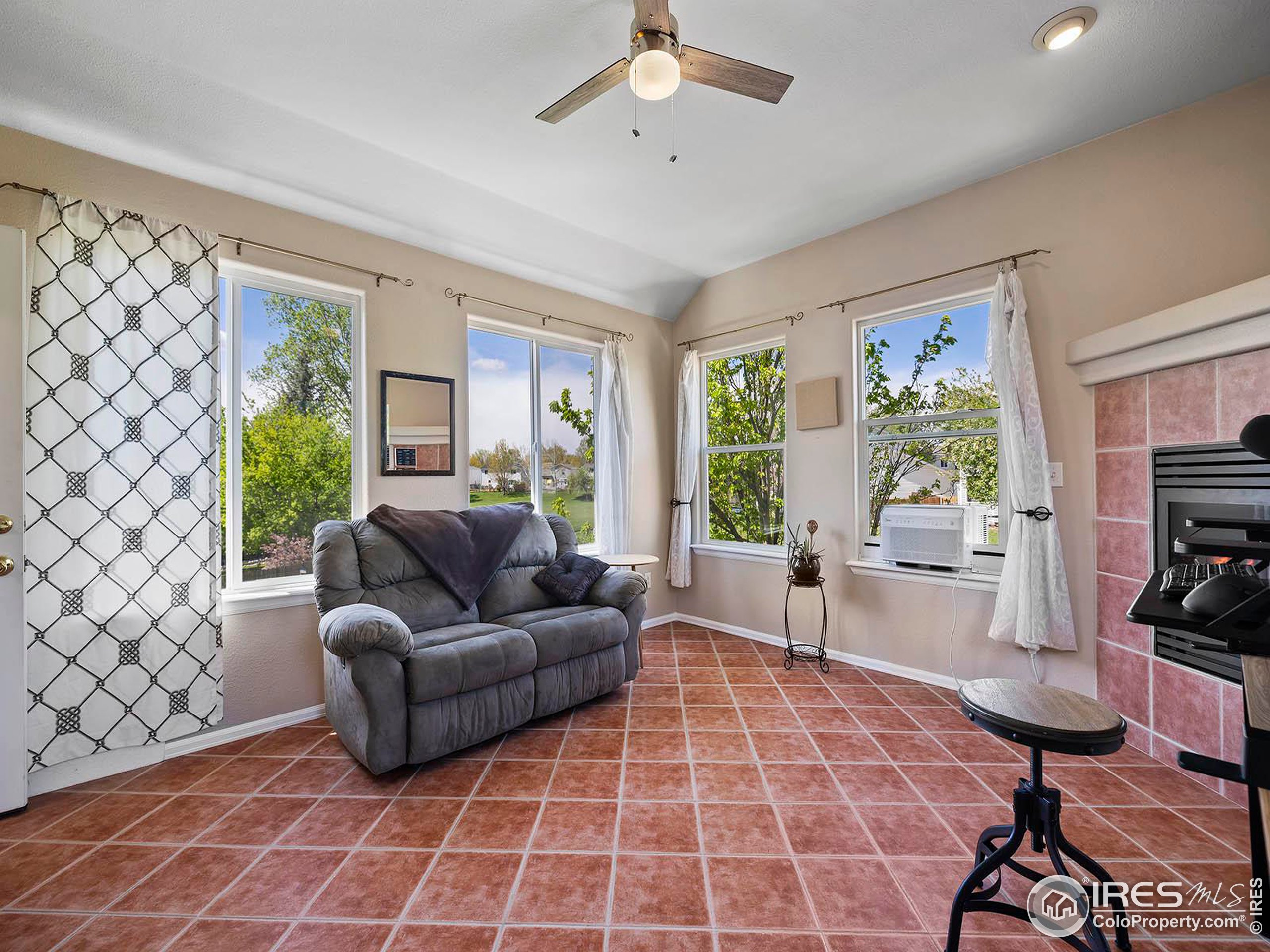 1205 Button Rock Dr