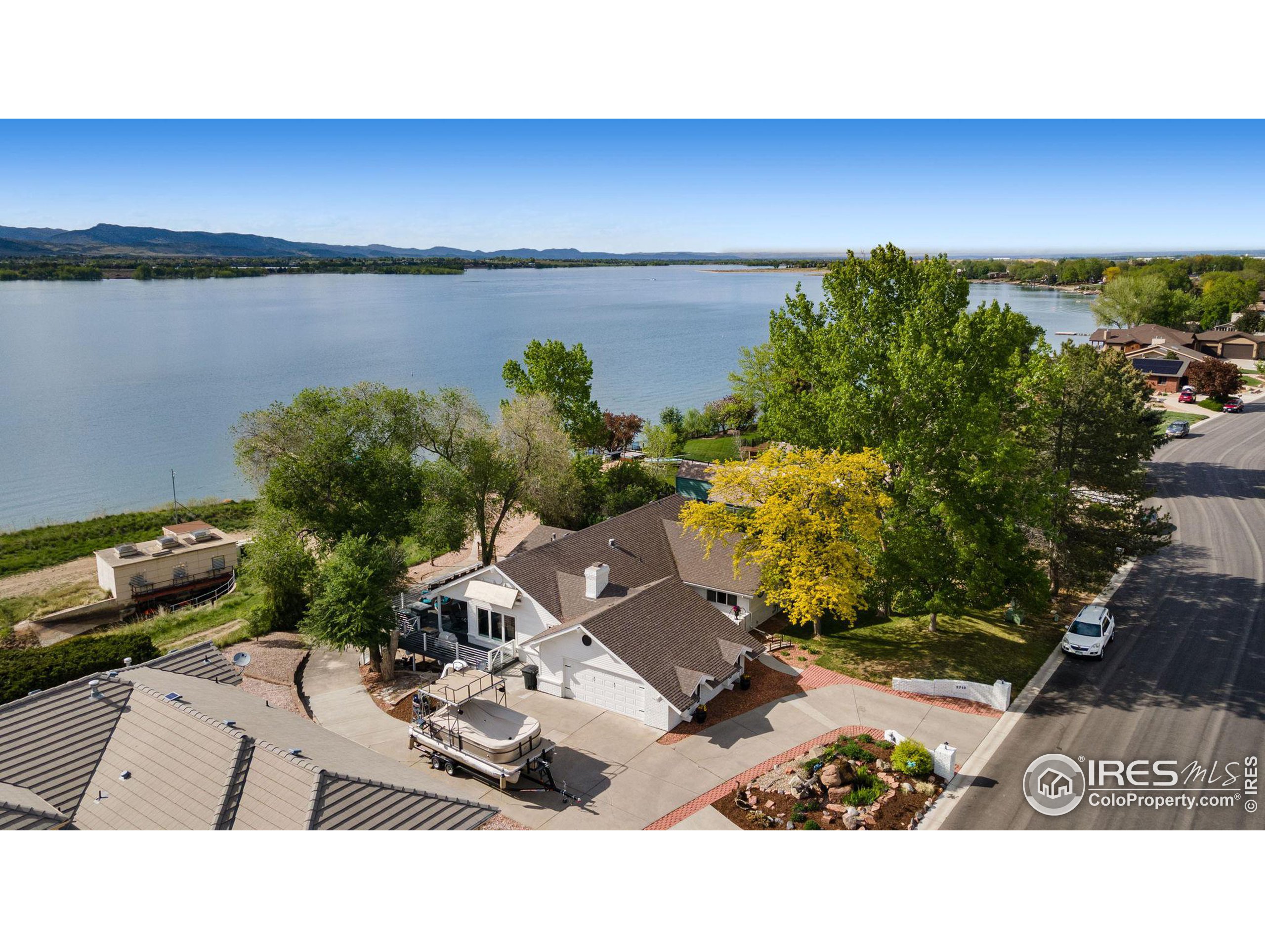 2713 Valley Oak Dr