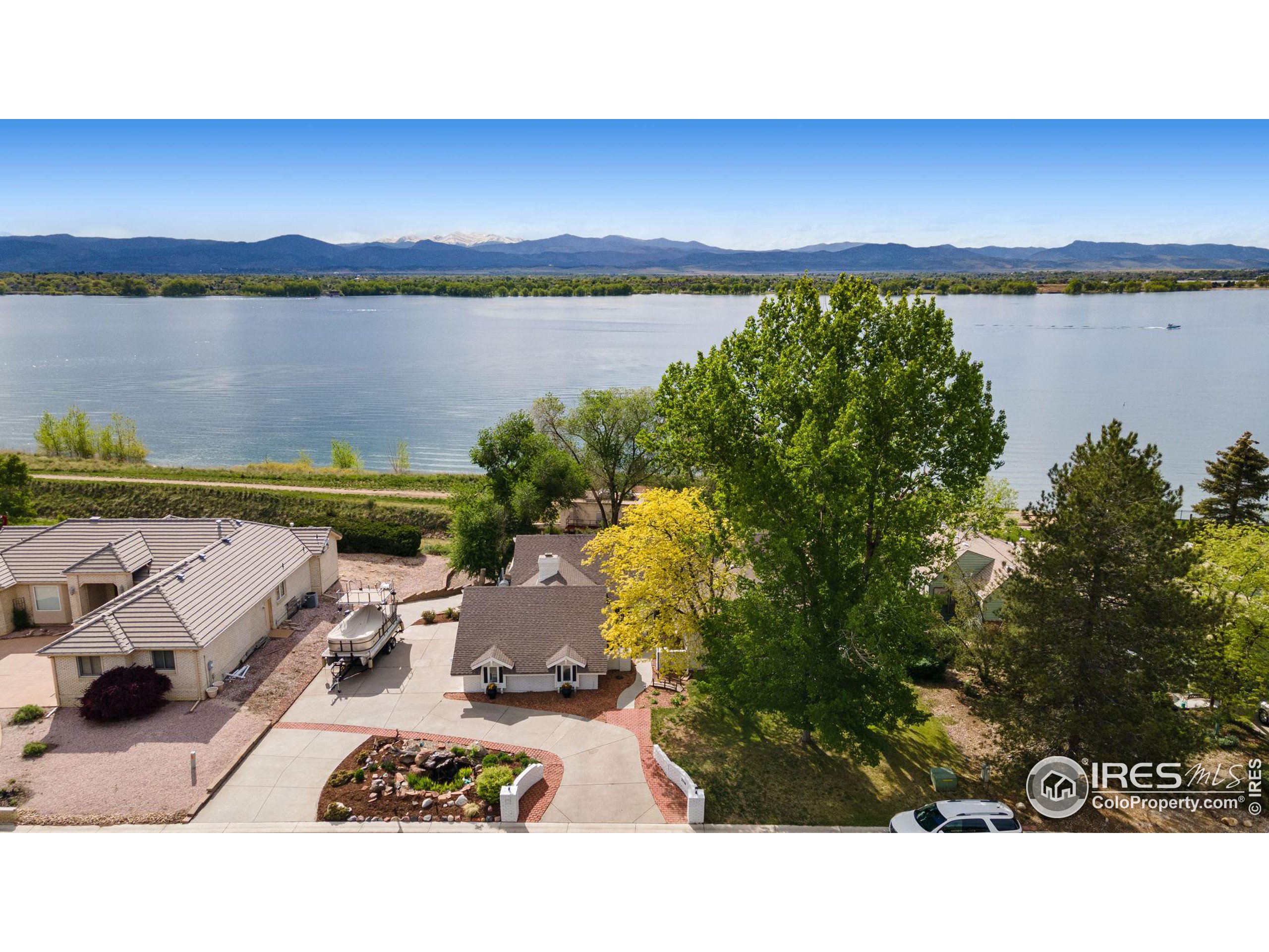 2713 Valley Oak Dr
