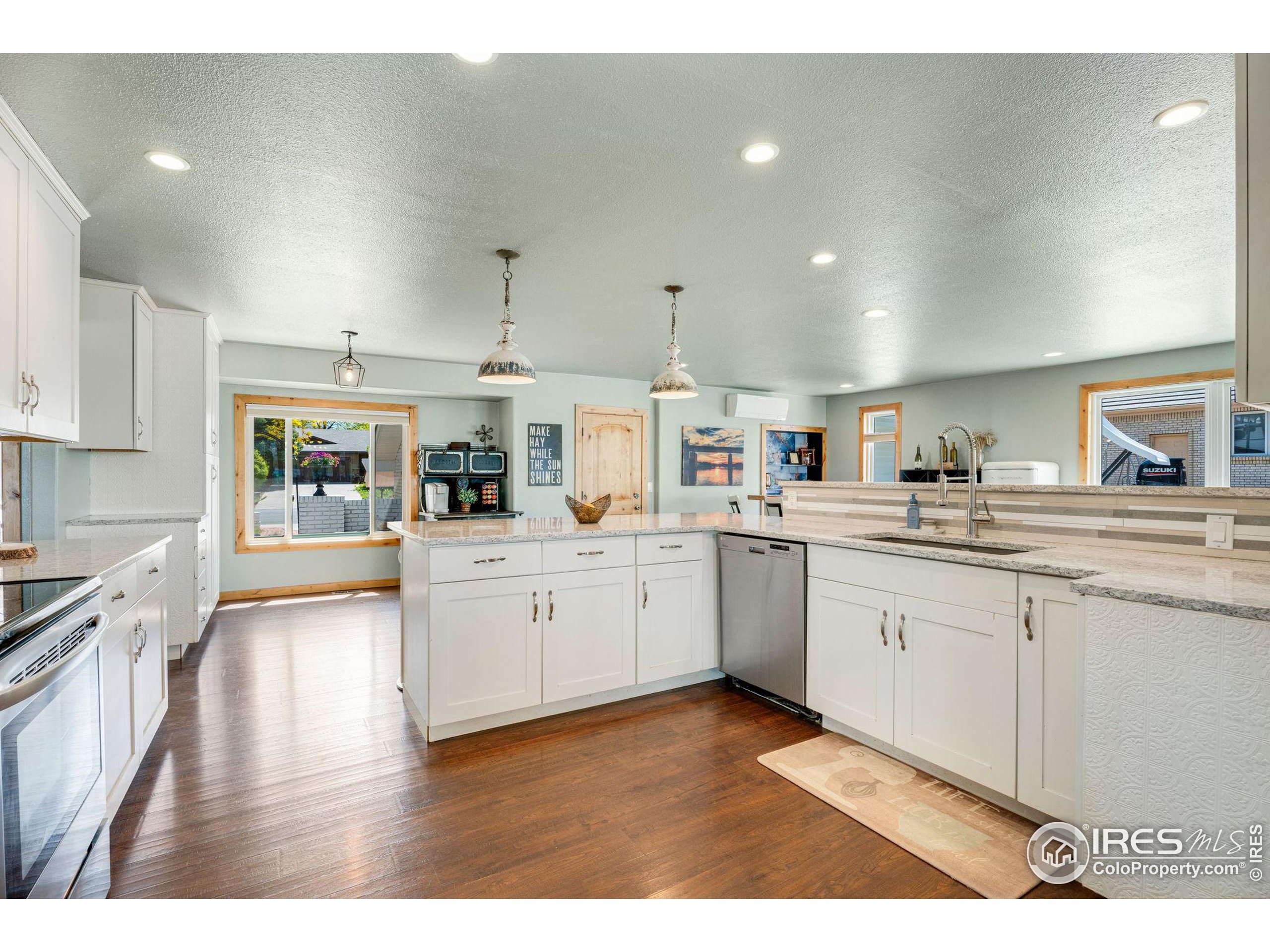 2713 Valley Oak Dr