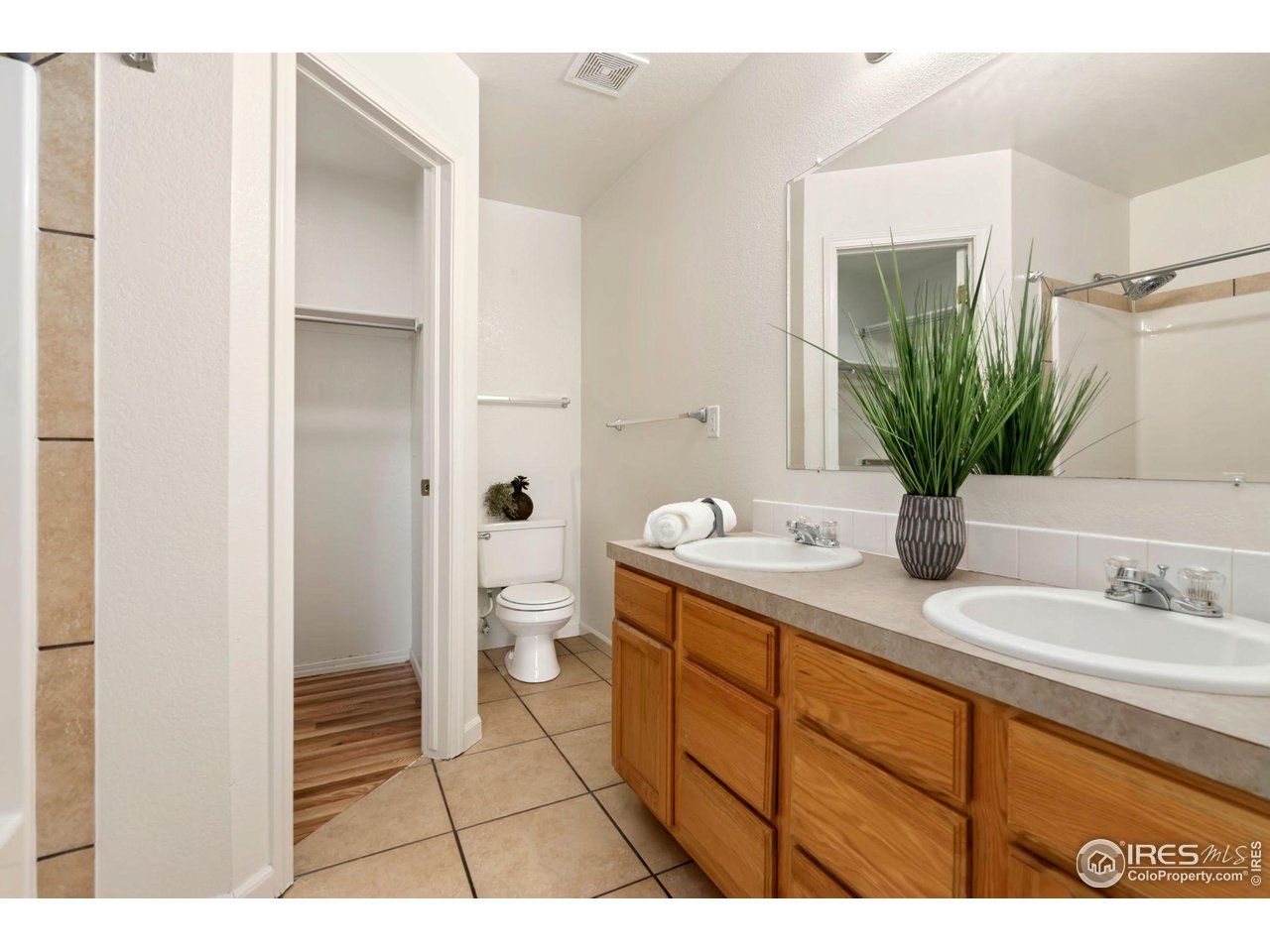 3414 Sheltered Harbor Dr