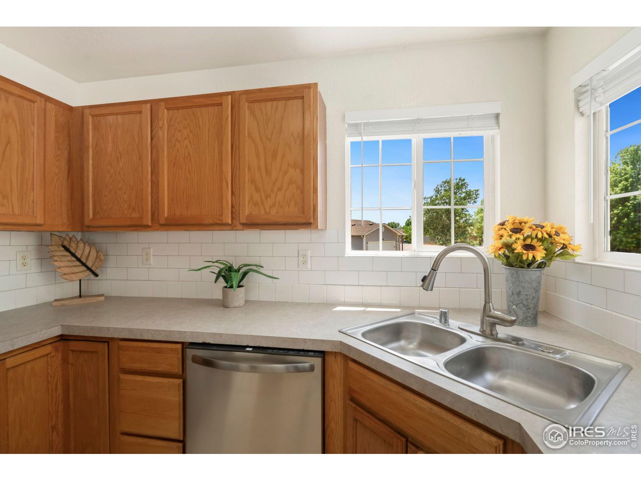 3414 Sheltered Harbor Dr