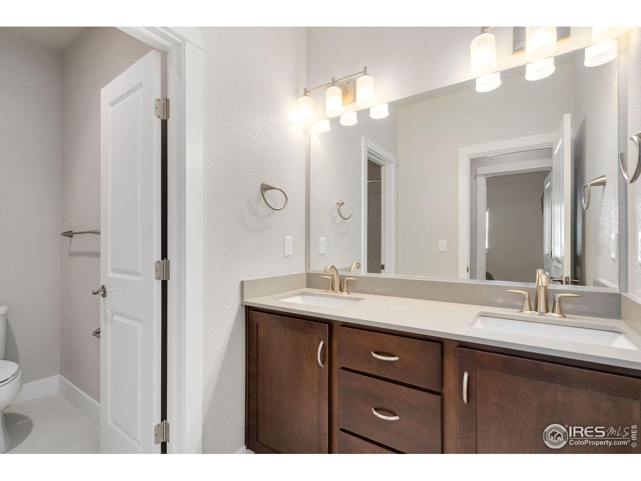 4147 Crittenton Ln 4