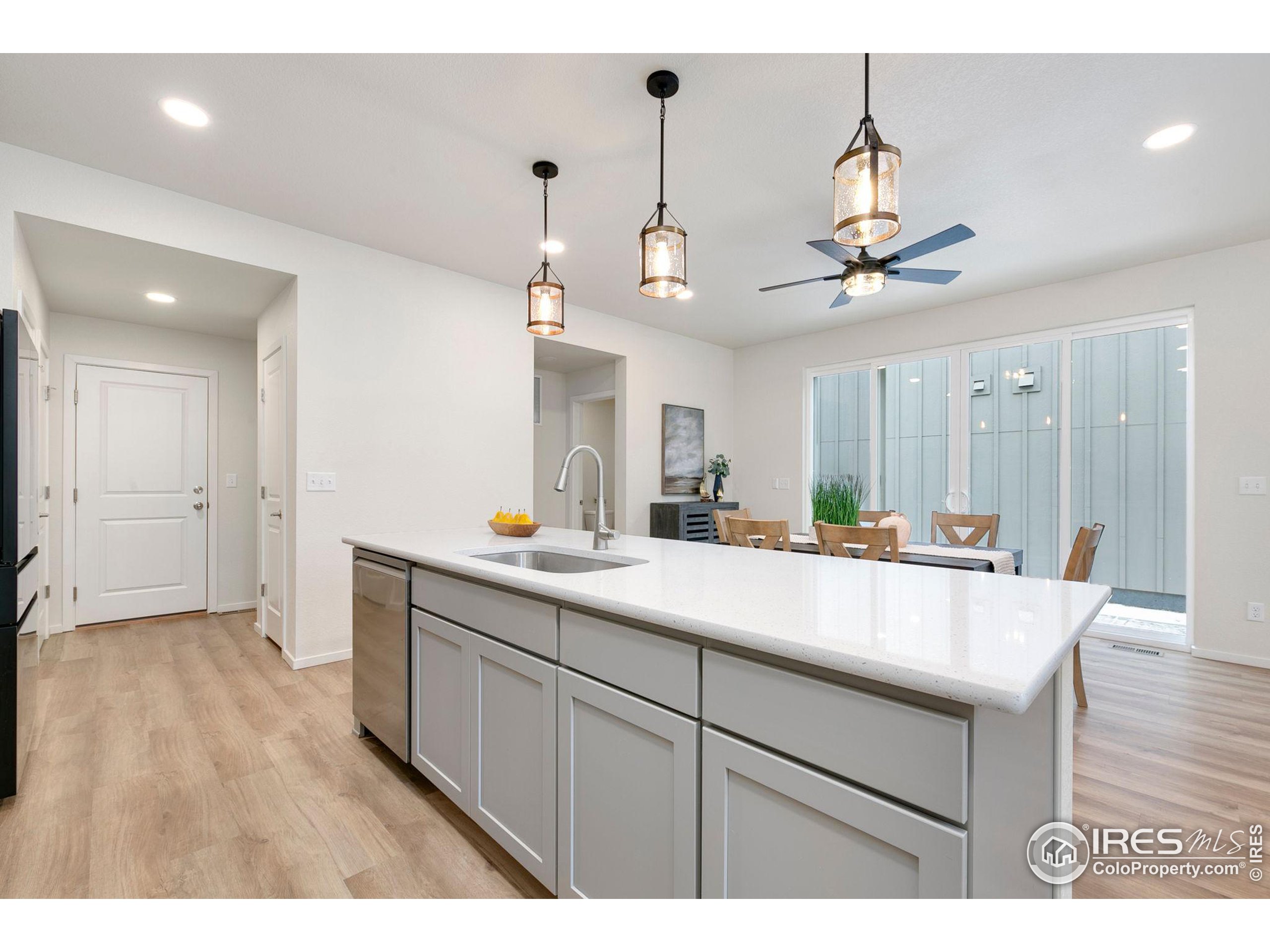 5240 Rendezvous Pkwy