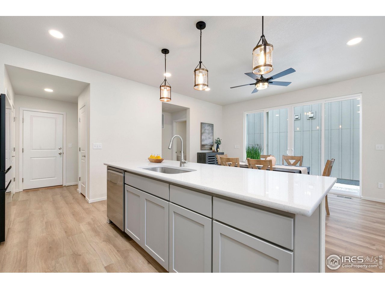 5240 Rendezvous Pkwy