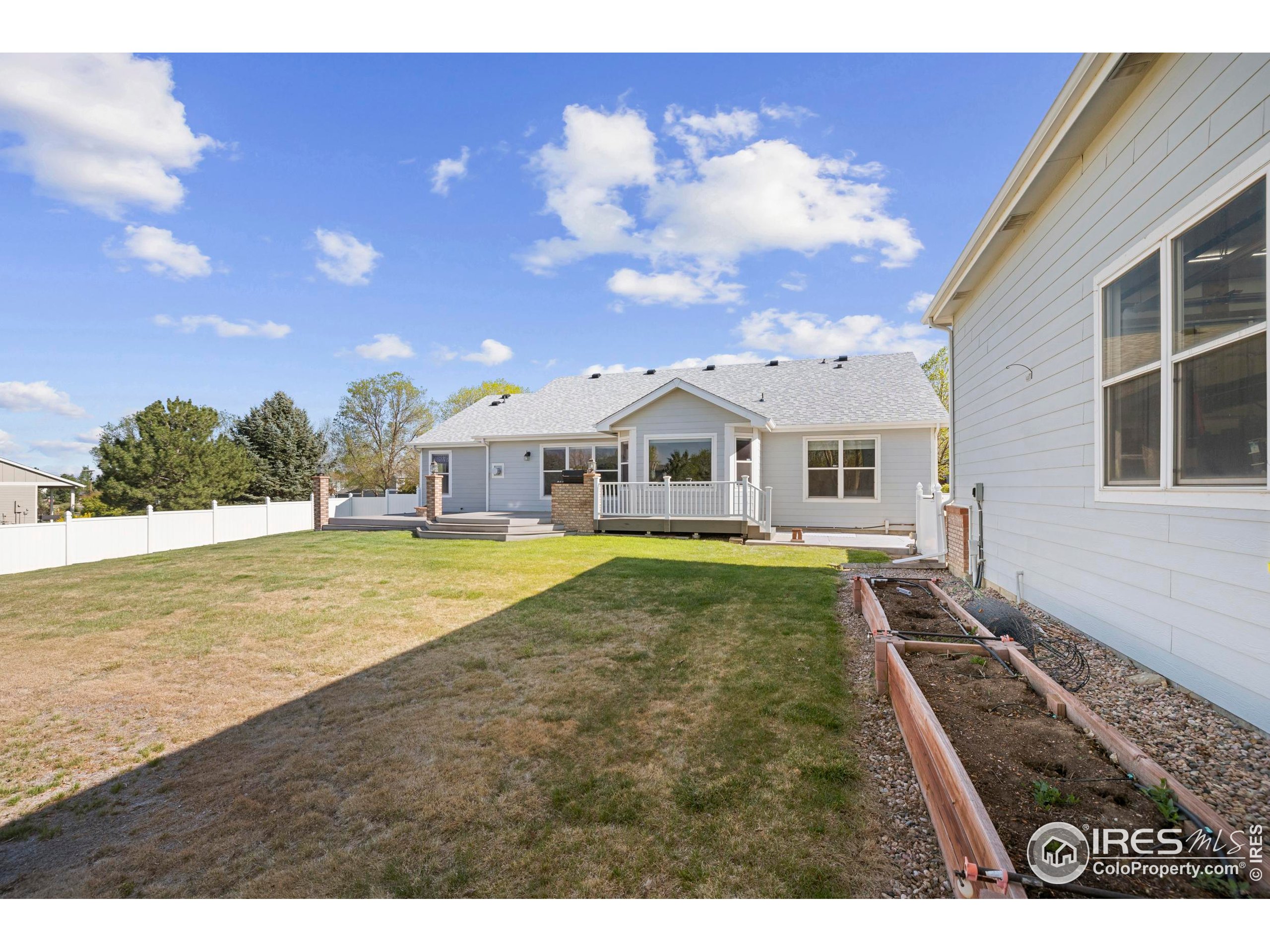 906 Province Rd