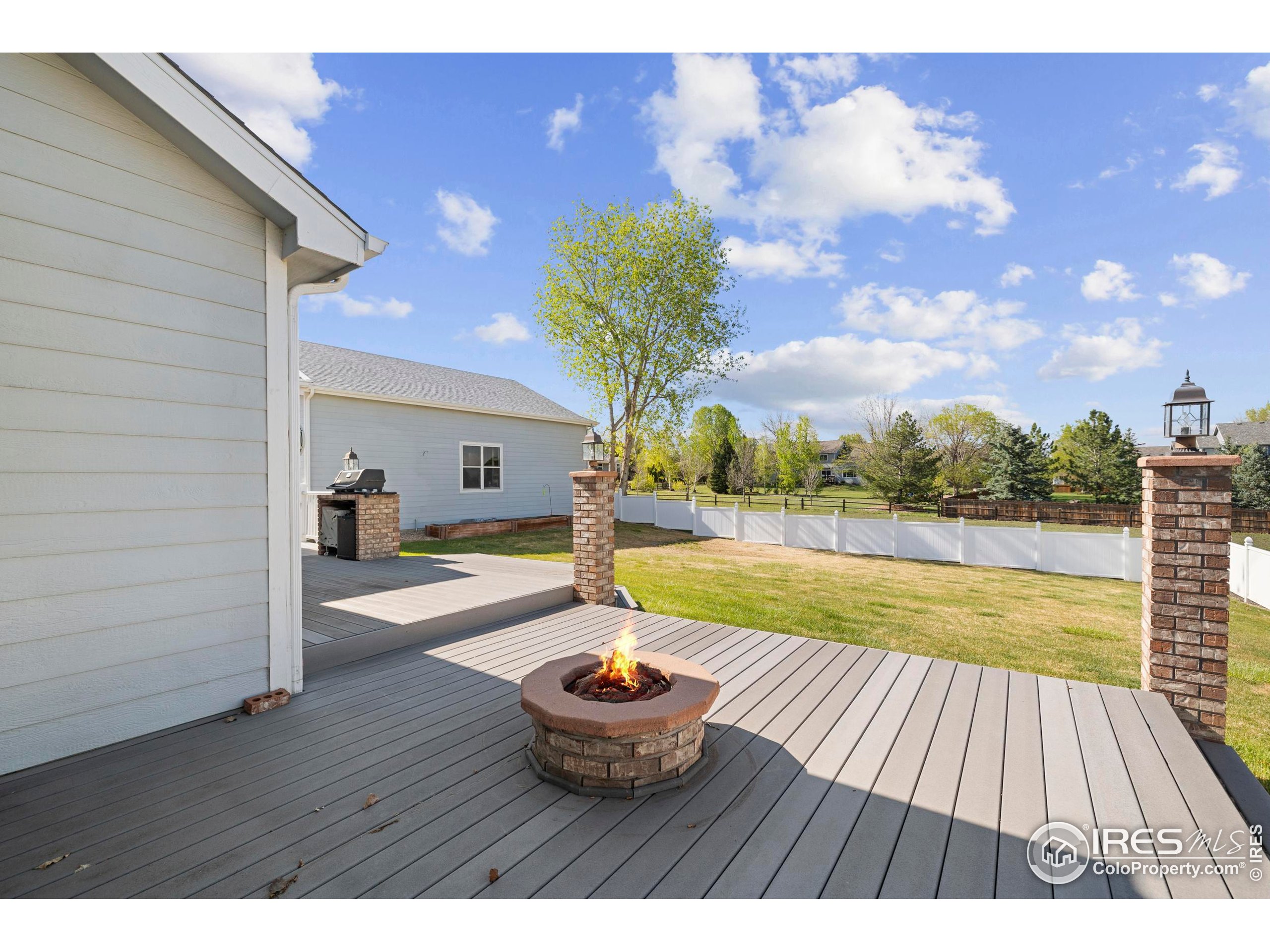 906 Province Rd