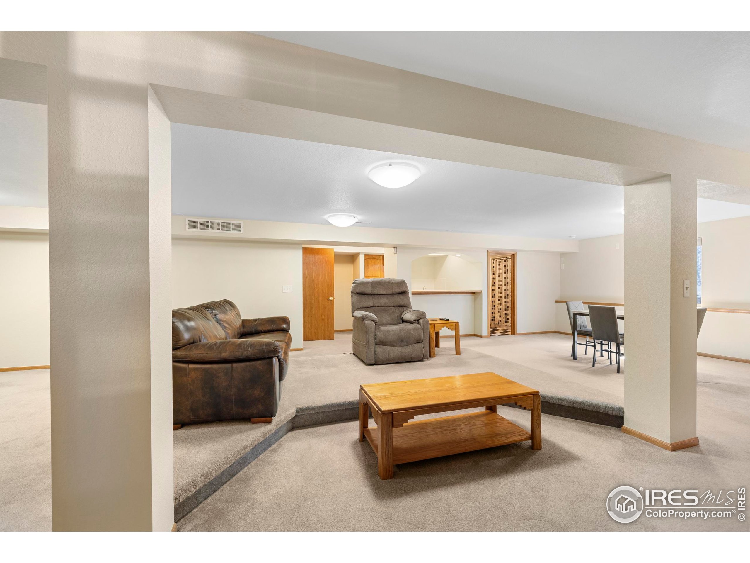 906 Province Rd