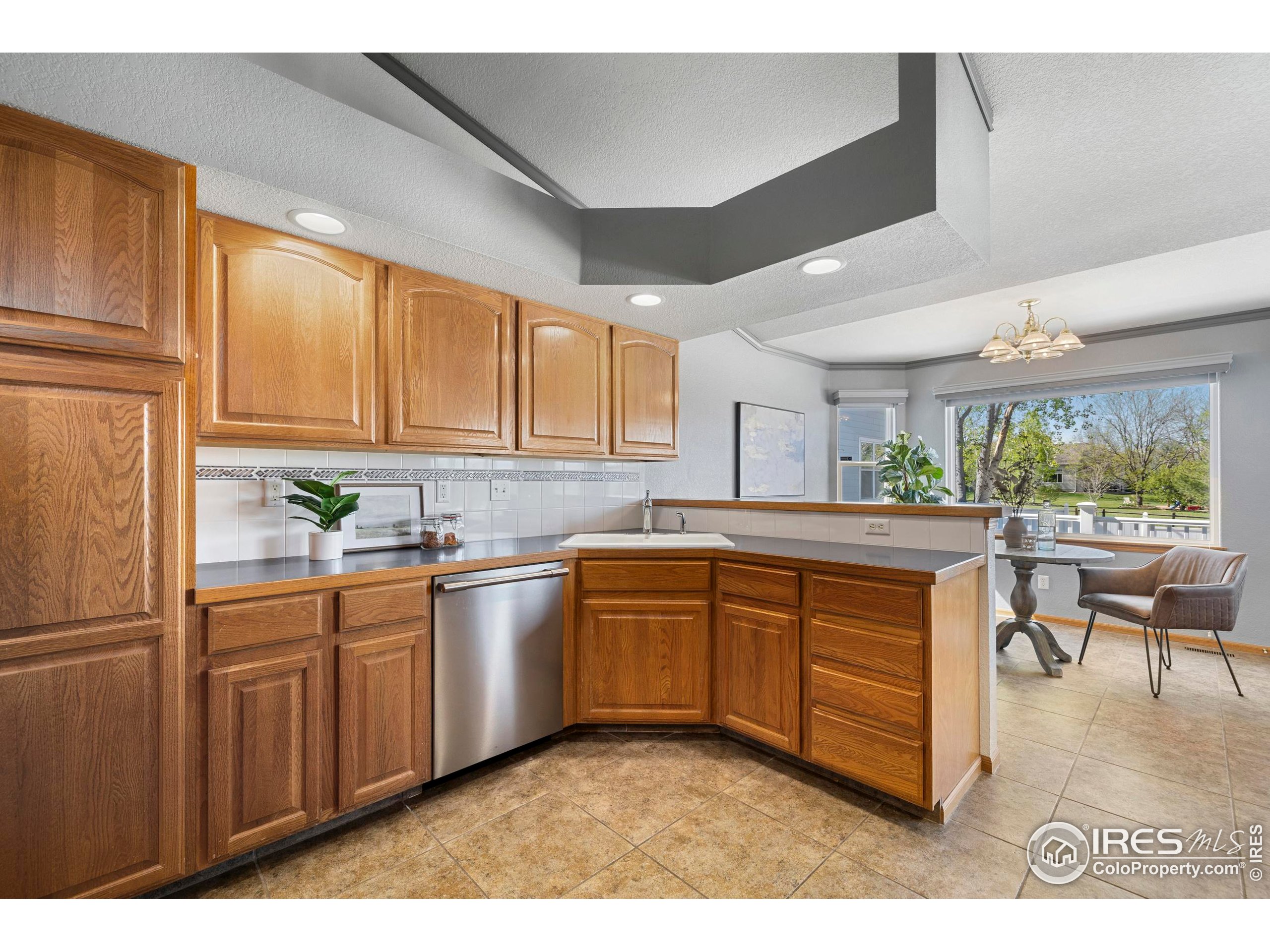 906 Province Rd