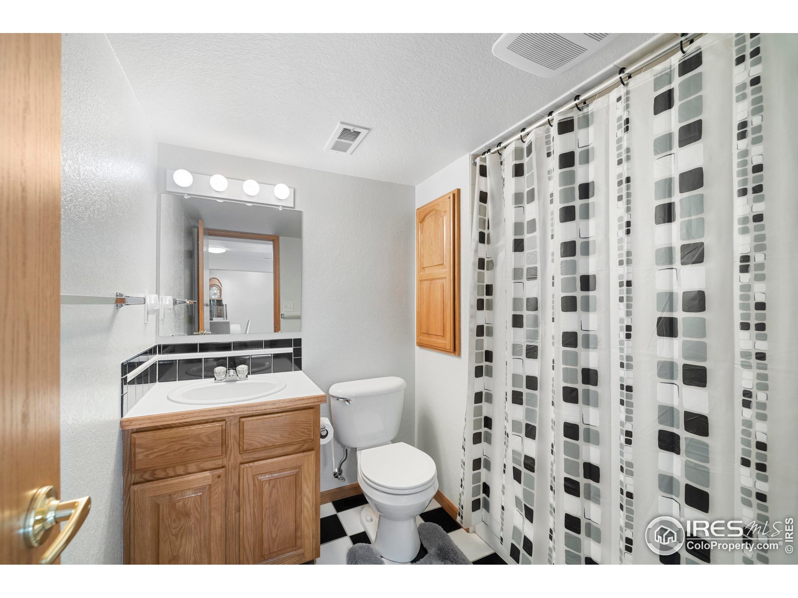906 Province Rd