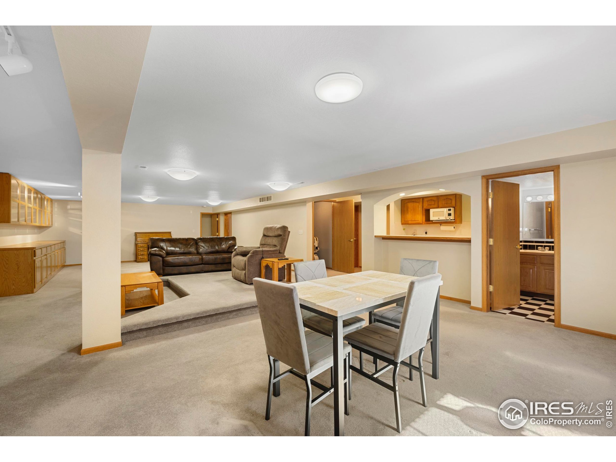 906 Province Rd