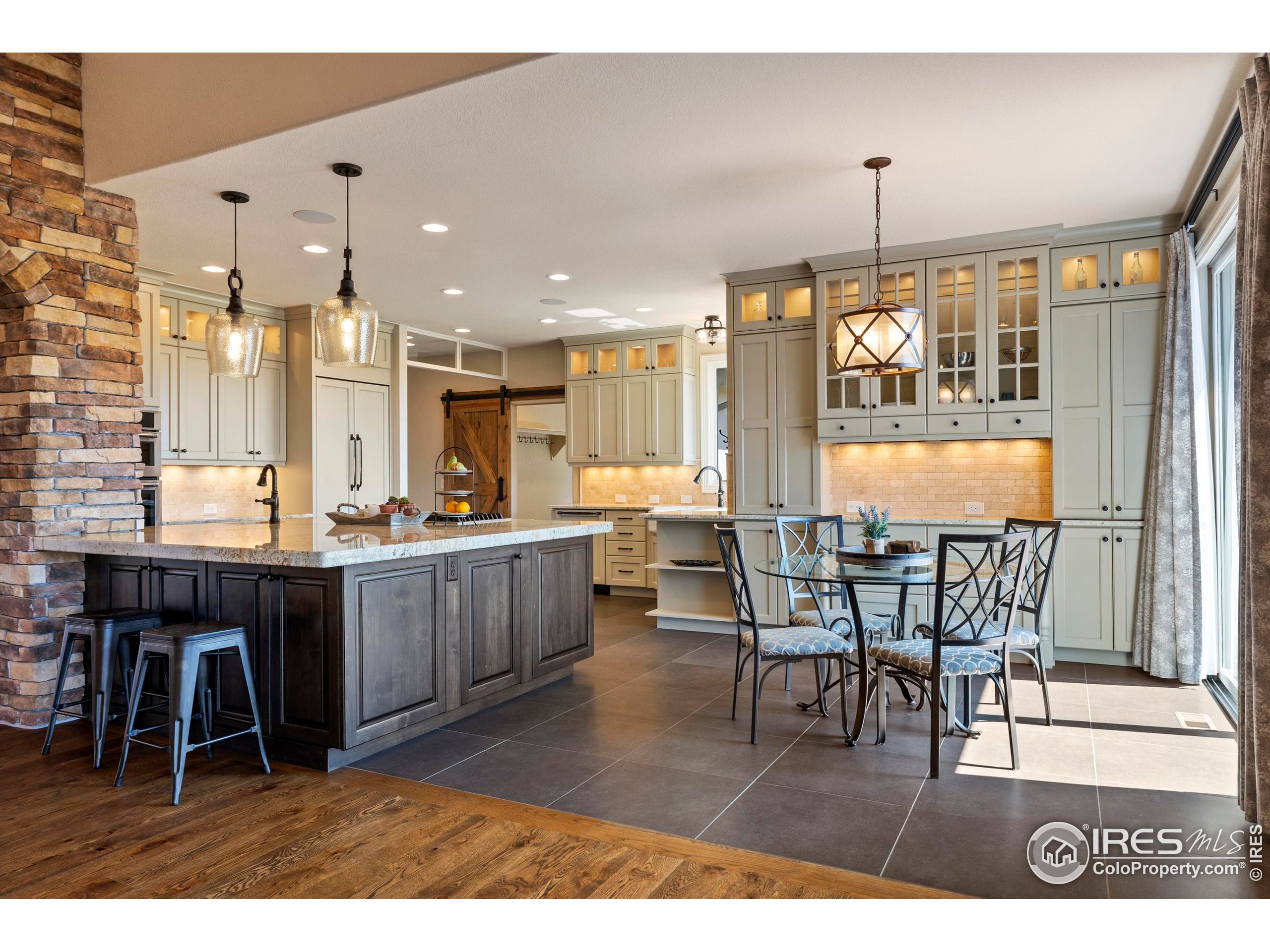 793 Richards Lake Rd