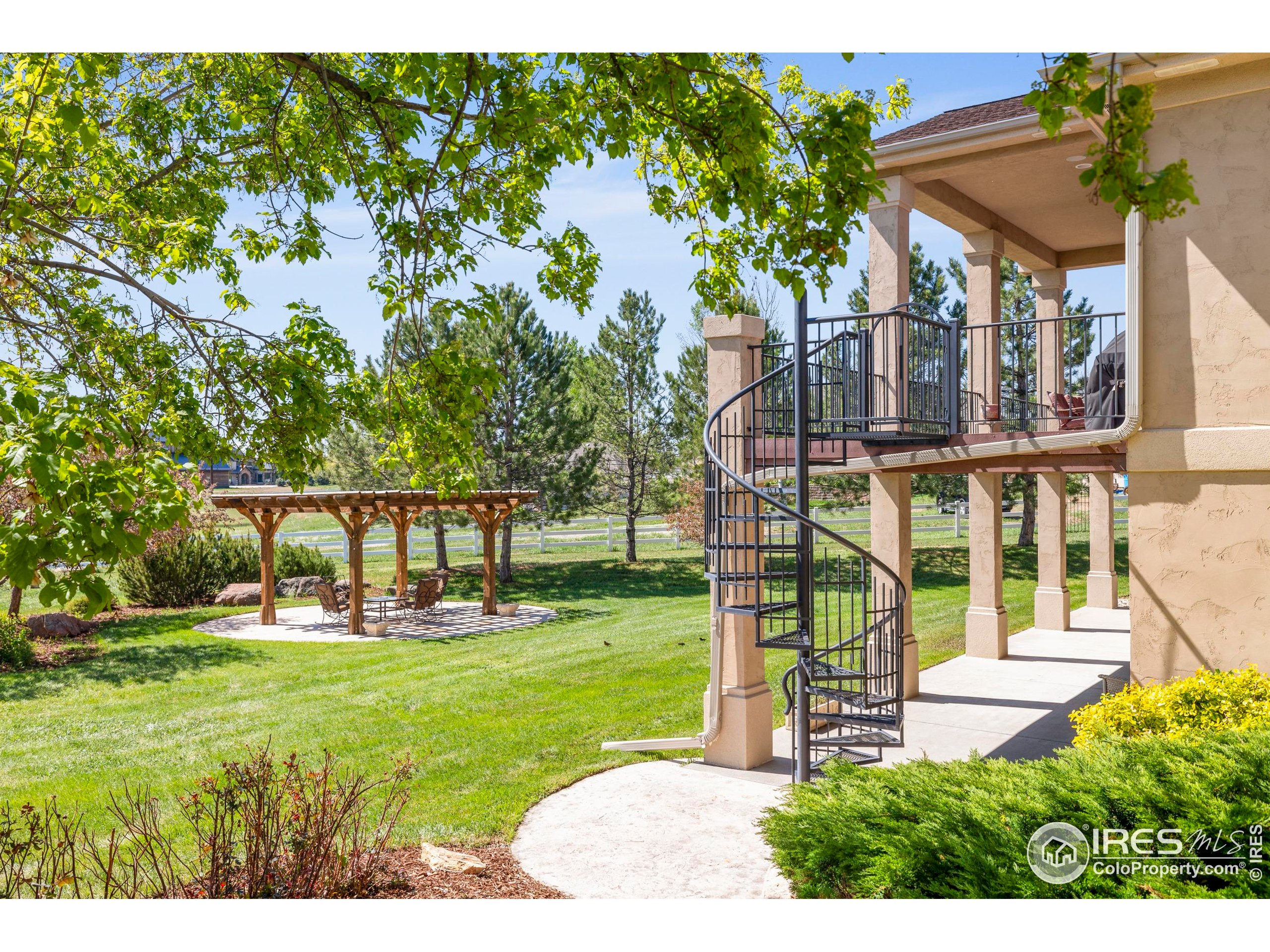 793 Richards Lake Rd