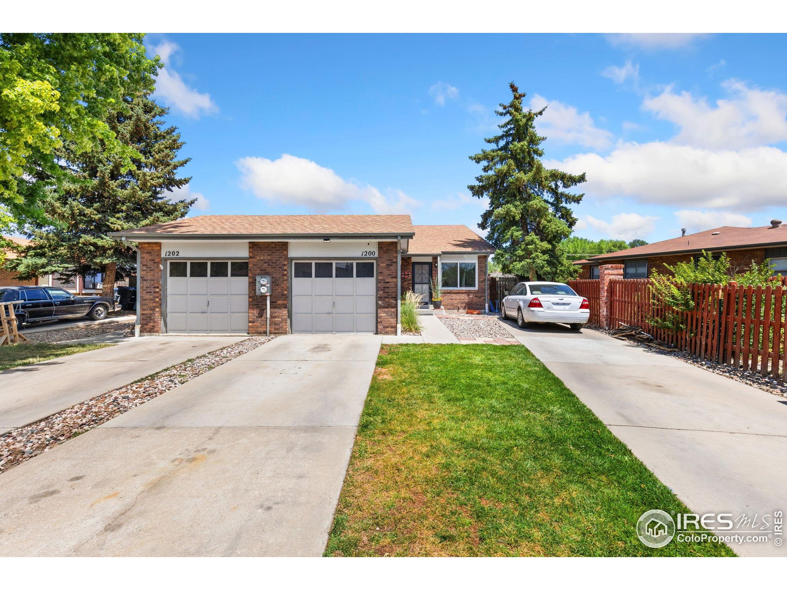 1200-1202 Parker Dr