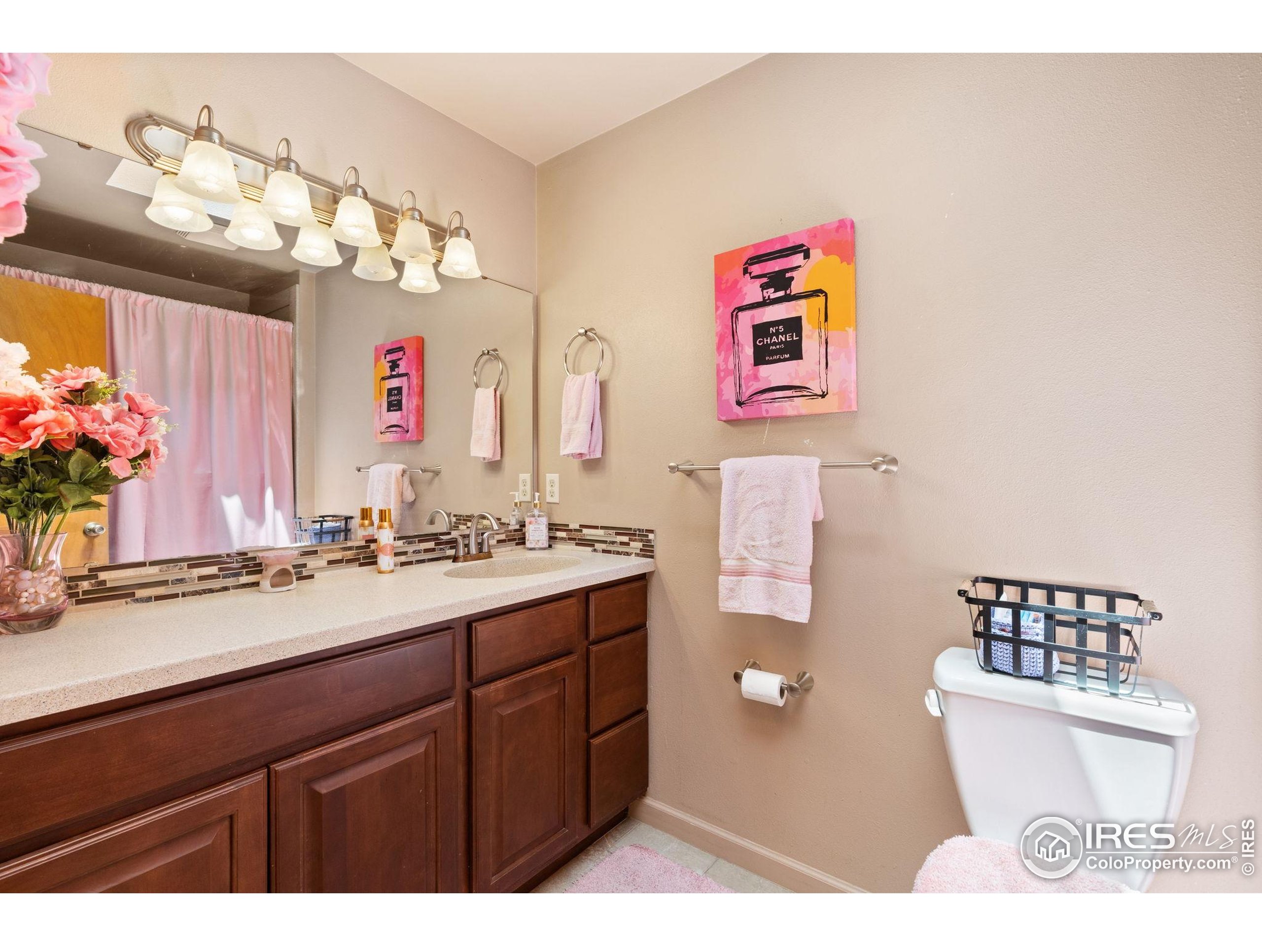1200-1202 Parker Dr