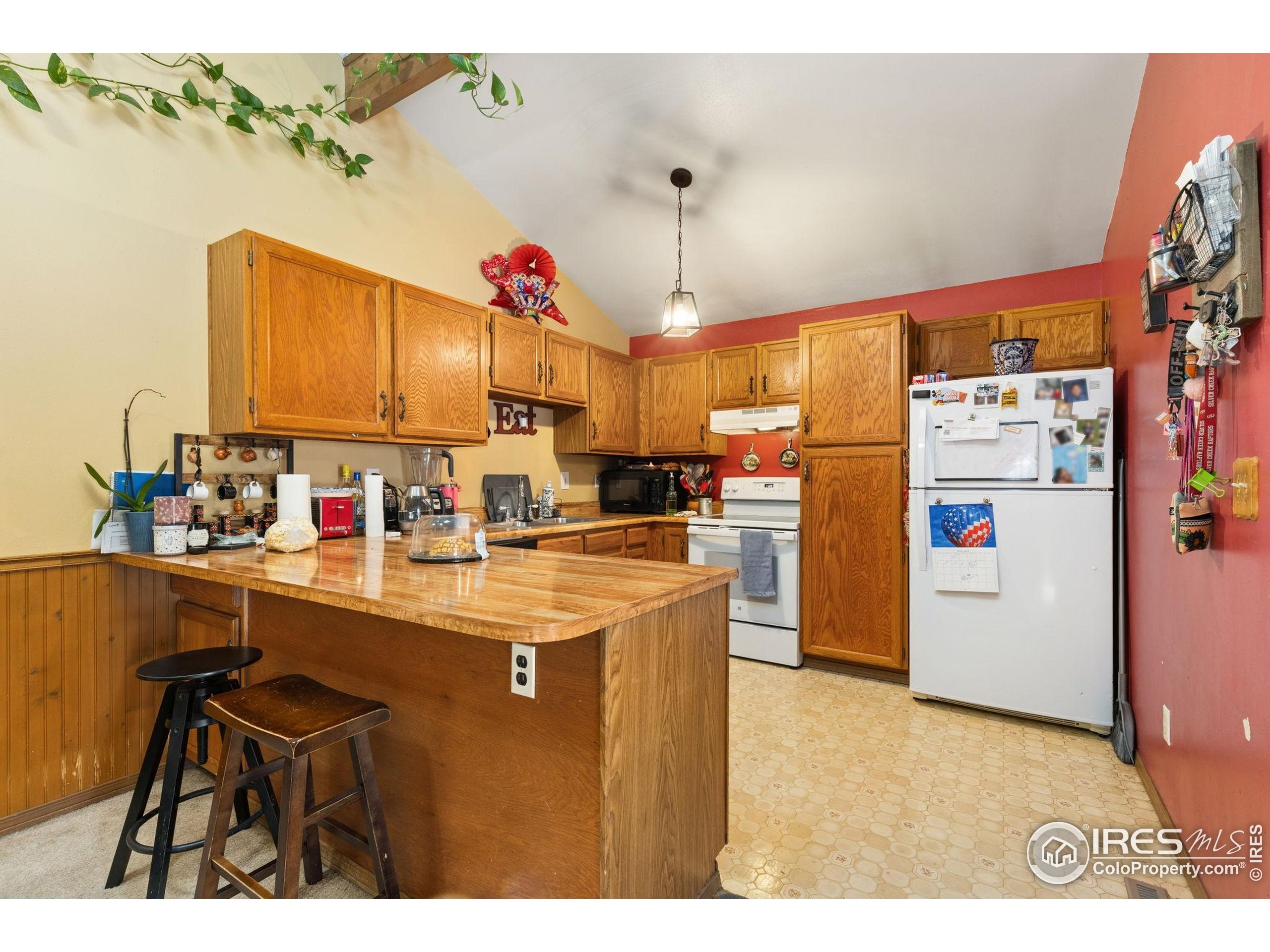 1200-1202 Parker Dr