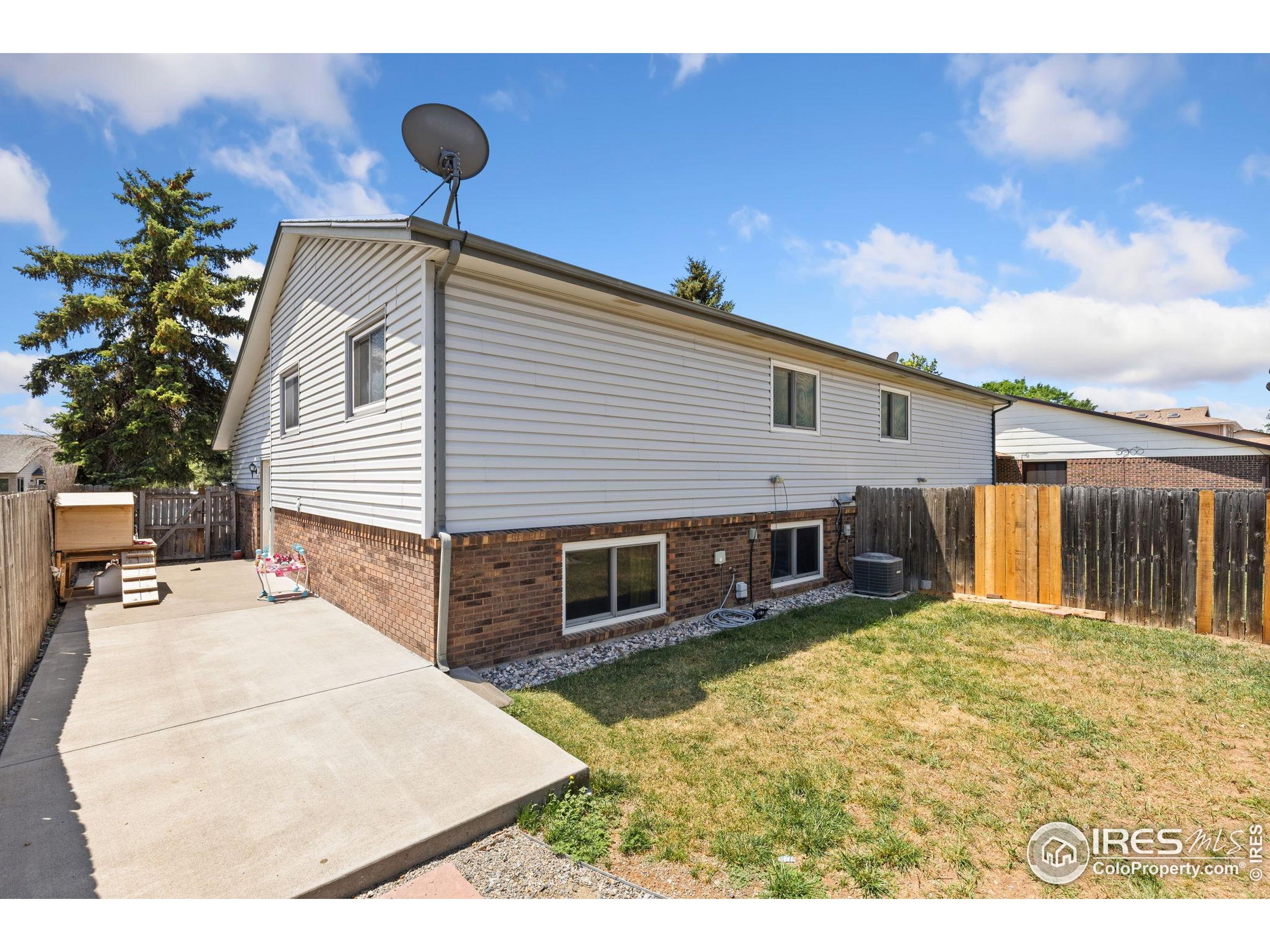 1200-1202 Parker Dr