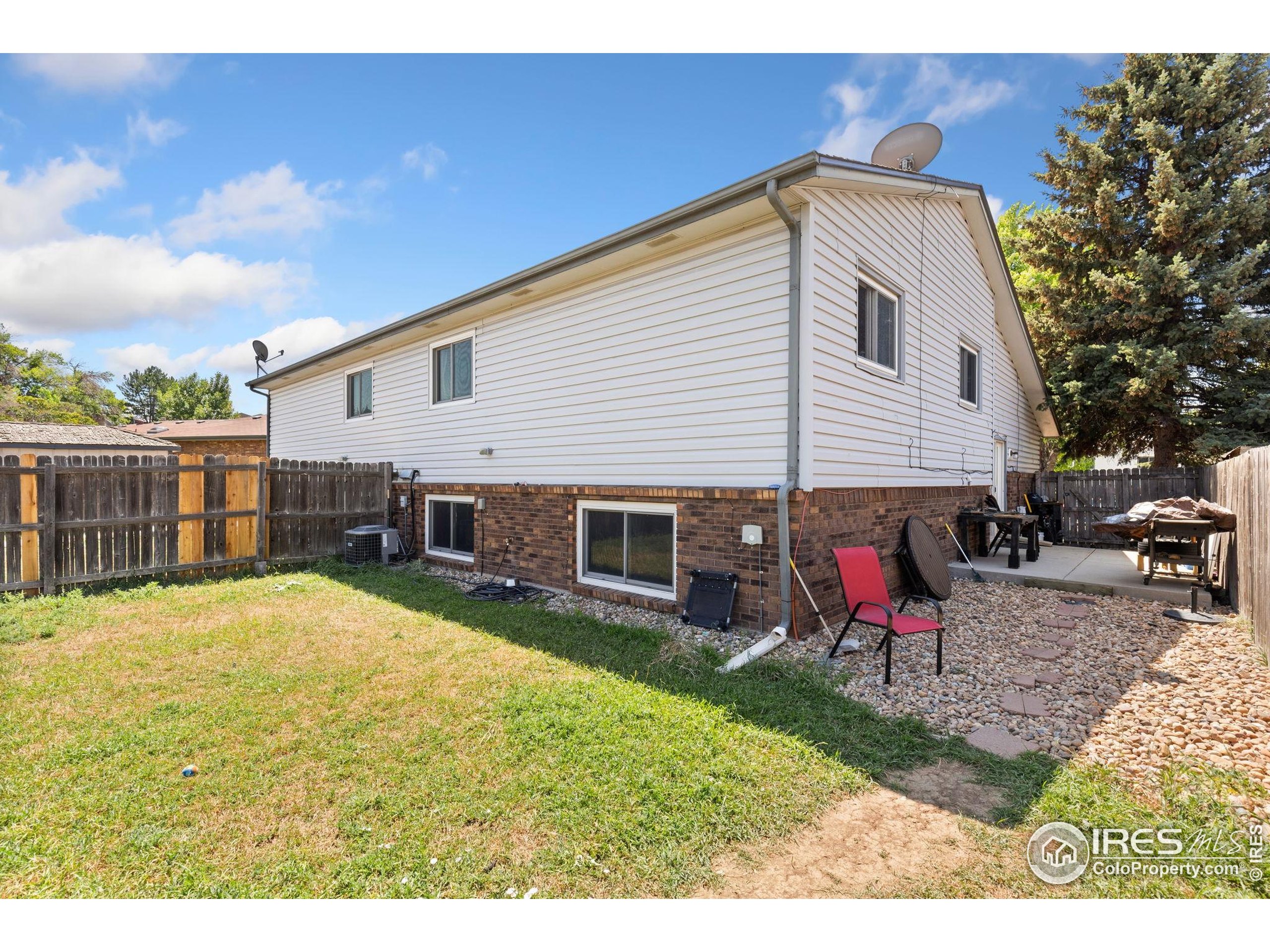 1200-1202 Parker Dr