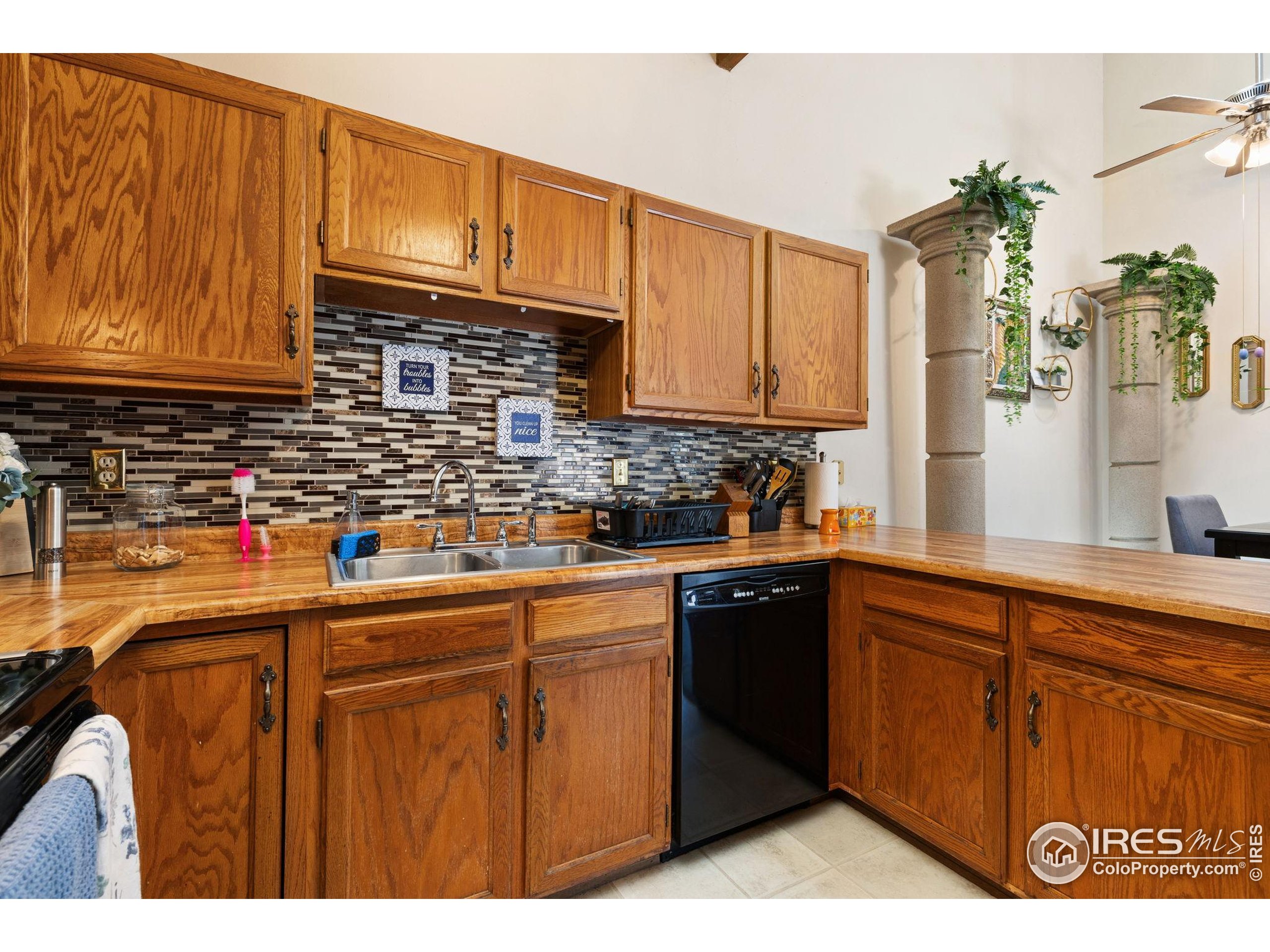 1200-1202 Parker Dr