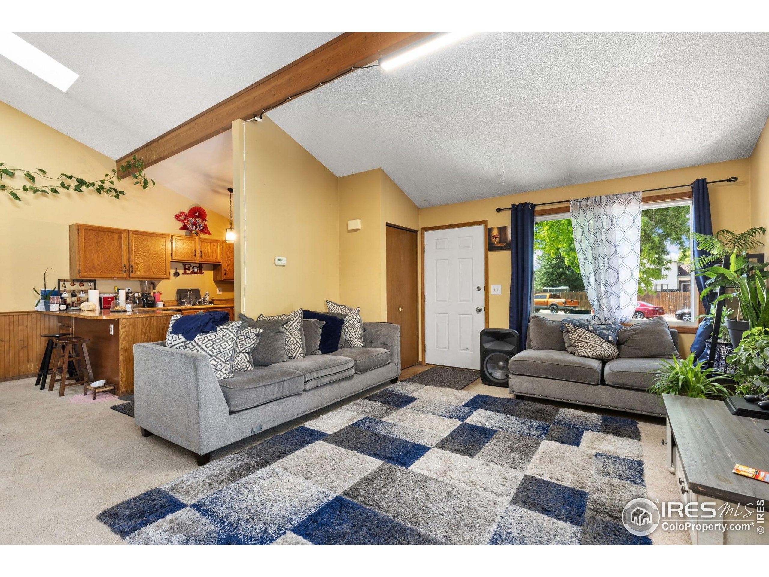 1200-1202 Parker Dr
