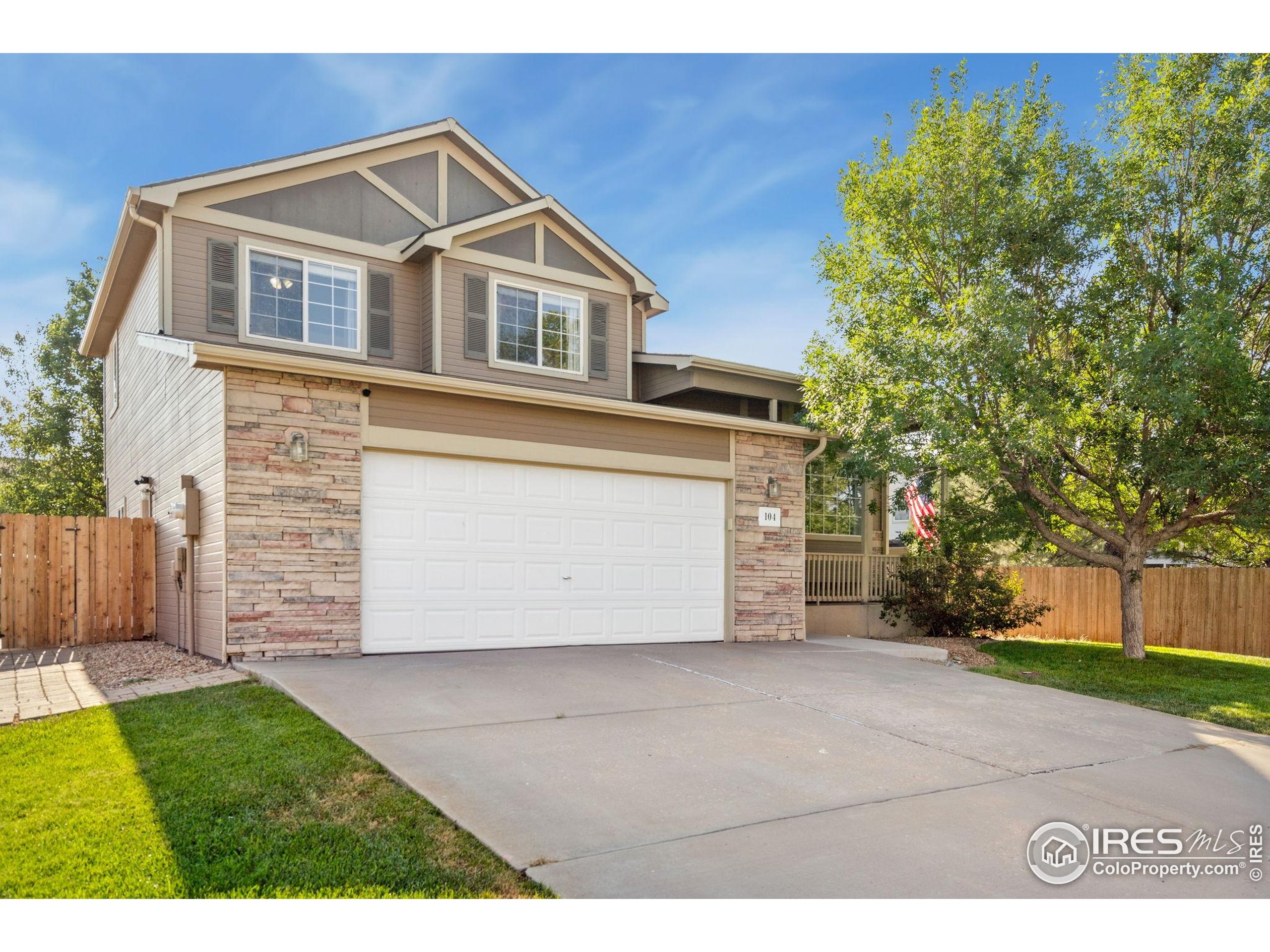 104 Arapaho St